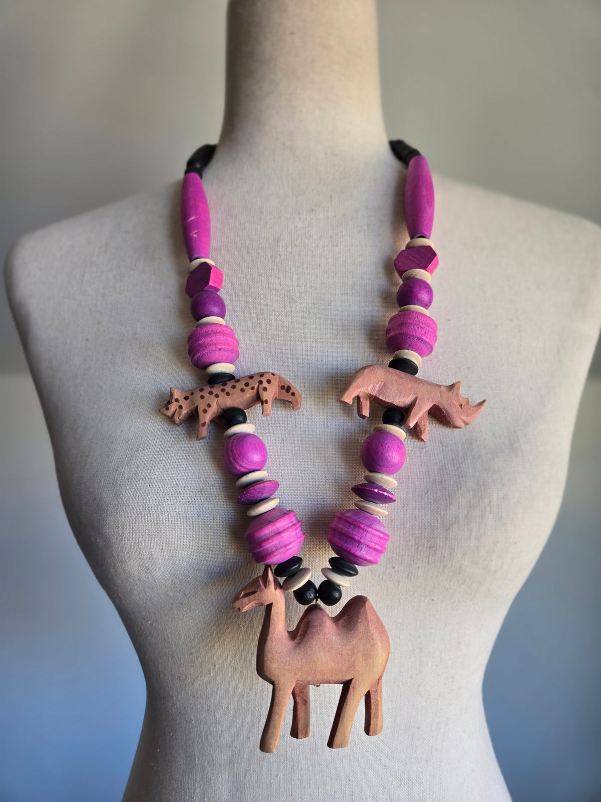 Safari Babe Wood Necklace - Pink