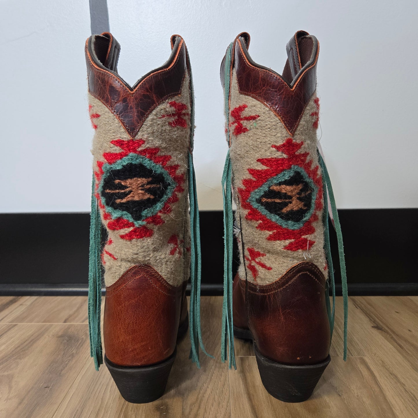 Laredo NWT Western Tapestry and Leather Boots