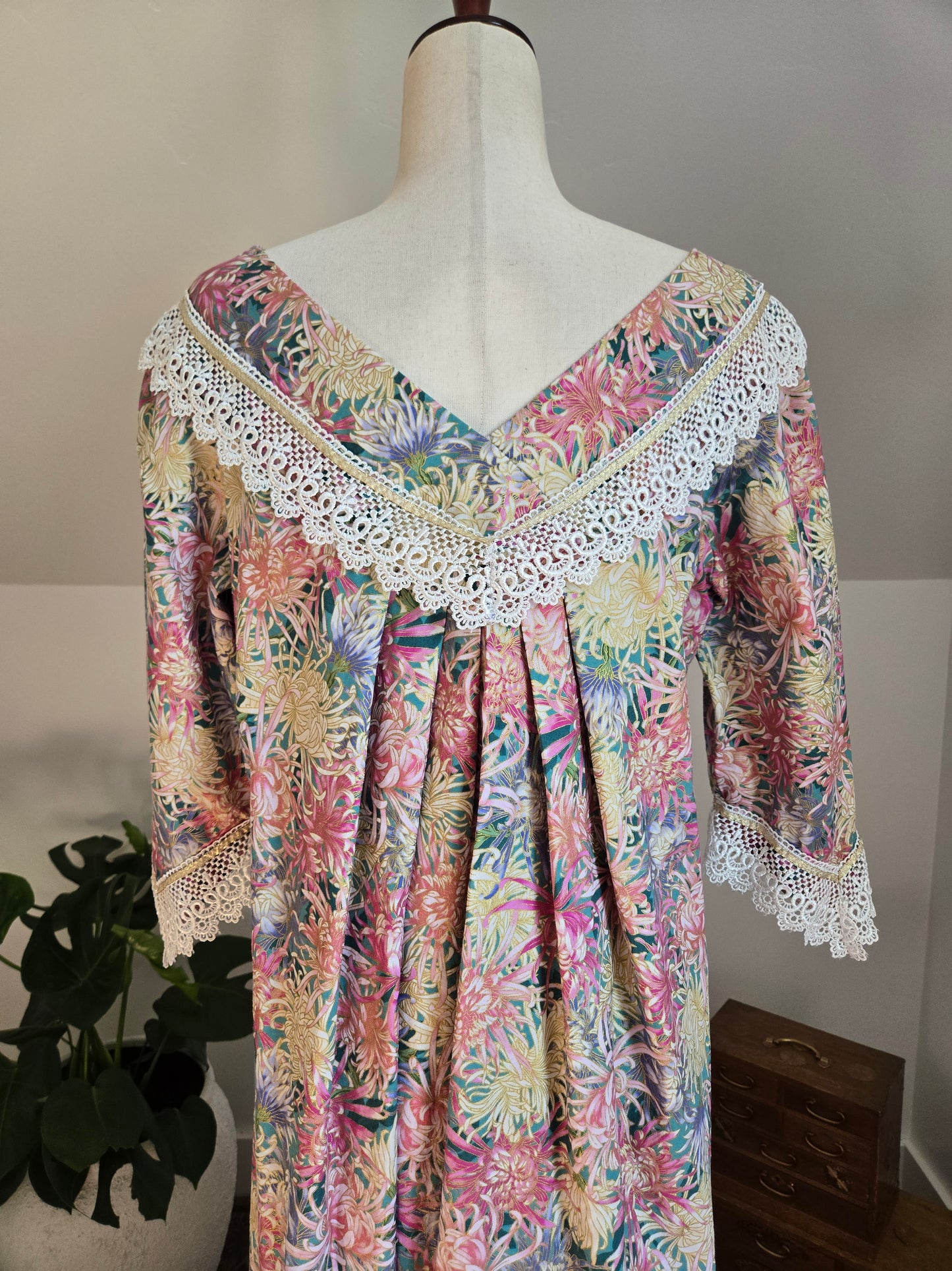Vintage 1970s Handmade Cotton and Lace Maxi Housedress - large