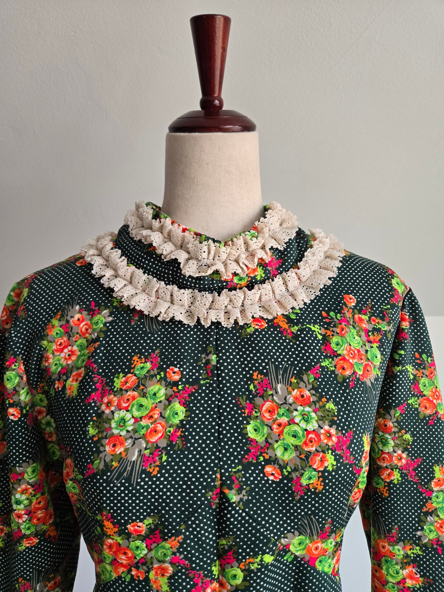 Vintage 1970s Green Floral Flower Power and Lace Maxi Dress - Medium