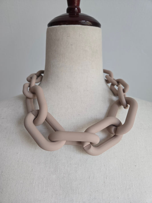 Chunky Neutral Oversize Chain Link Necklace