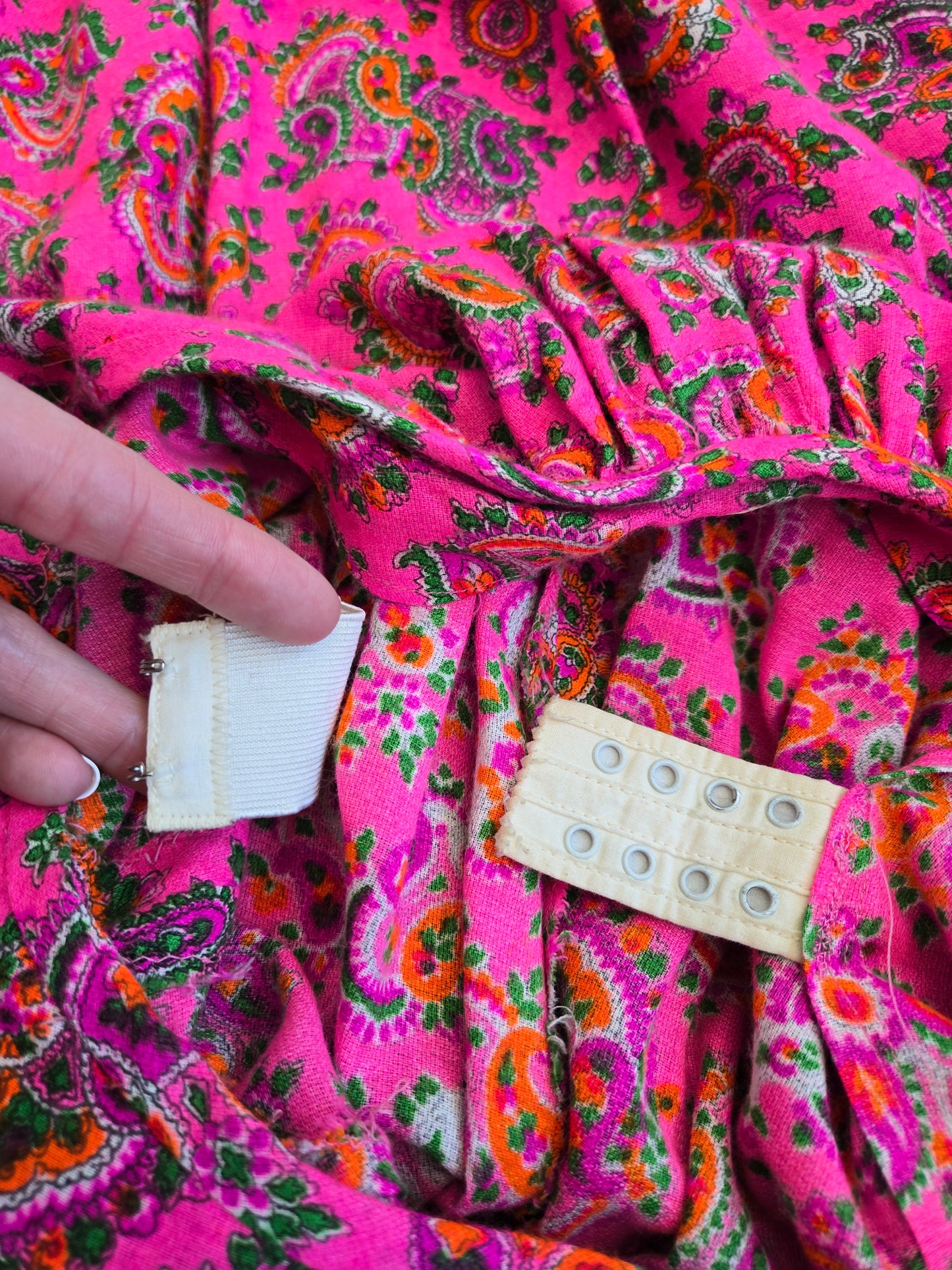 Vintage Pink Paisley Brushed Acrylic Dayglo Print Dress - XS/S