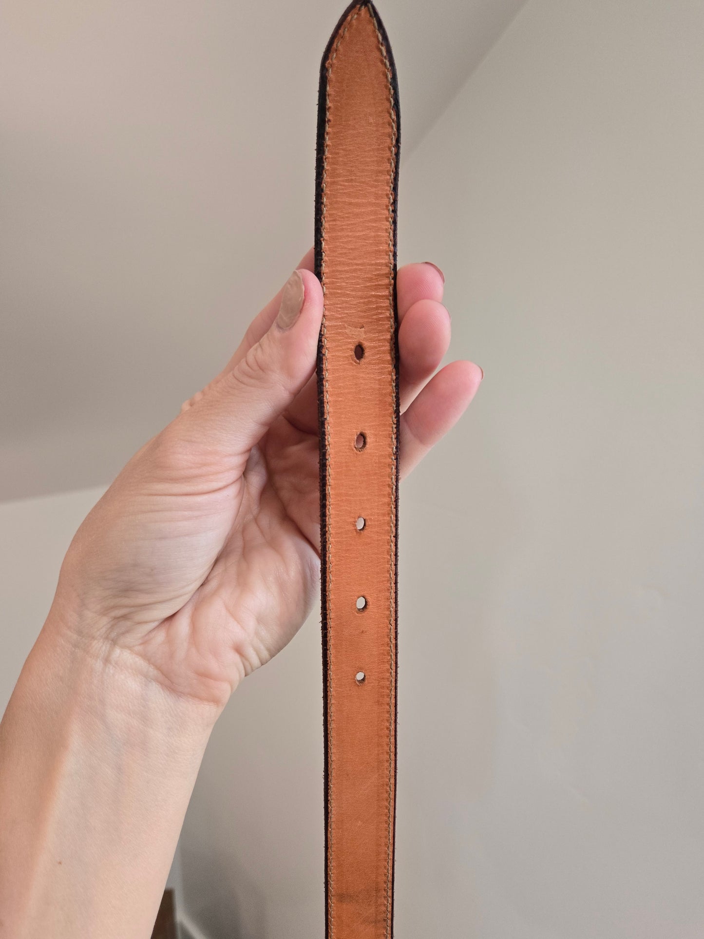 Vintage DKNY Leather Belt with Brass Chain Detail - W25-29"