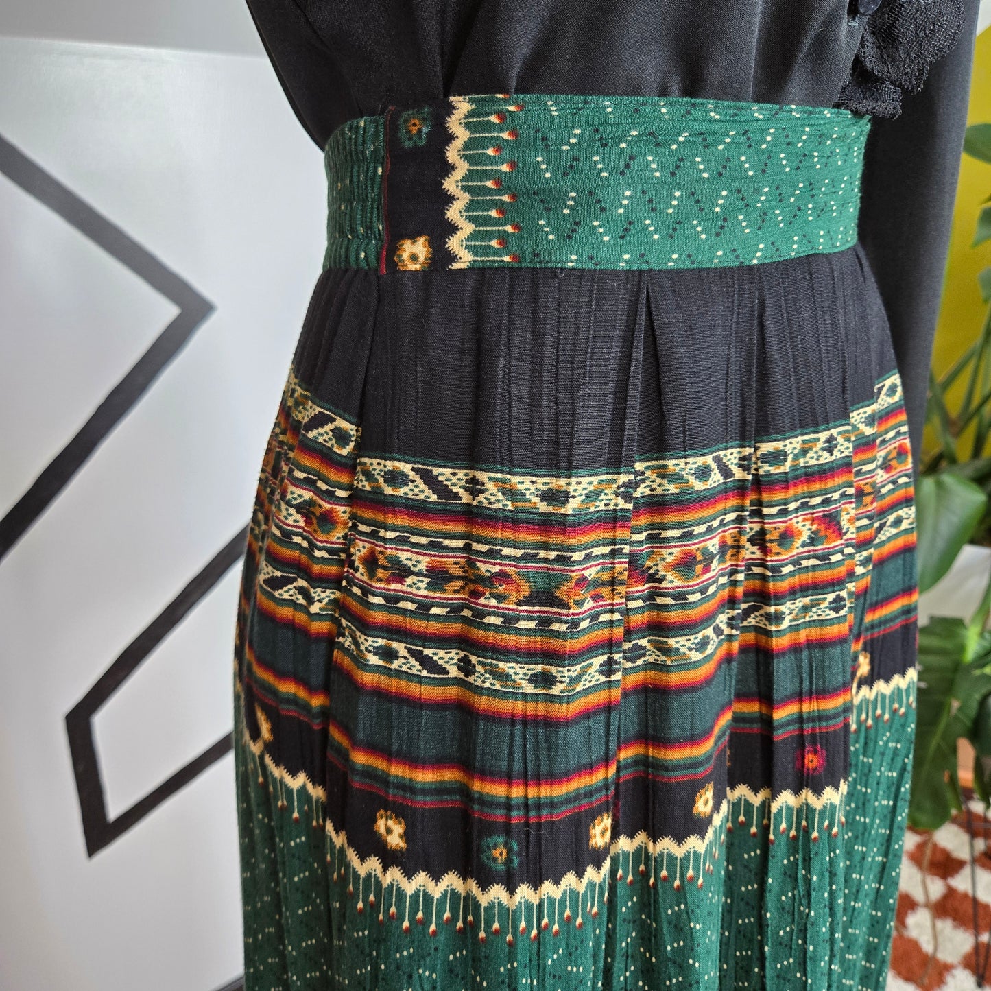 Petite Sophisticate Vintage Western Midi Skirt - Medium