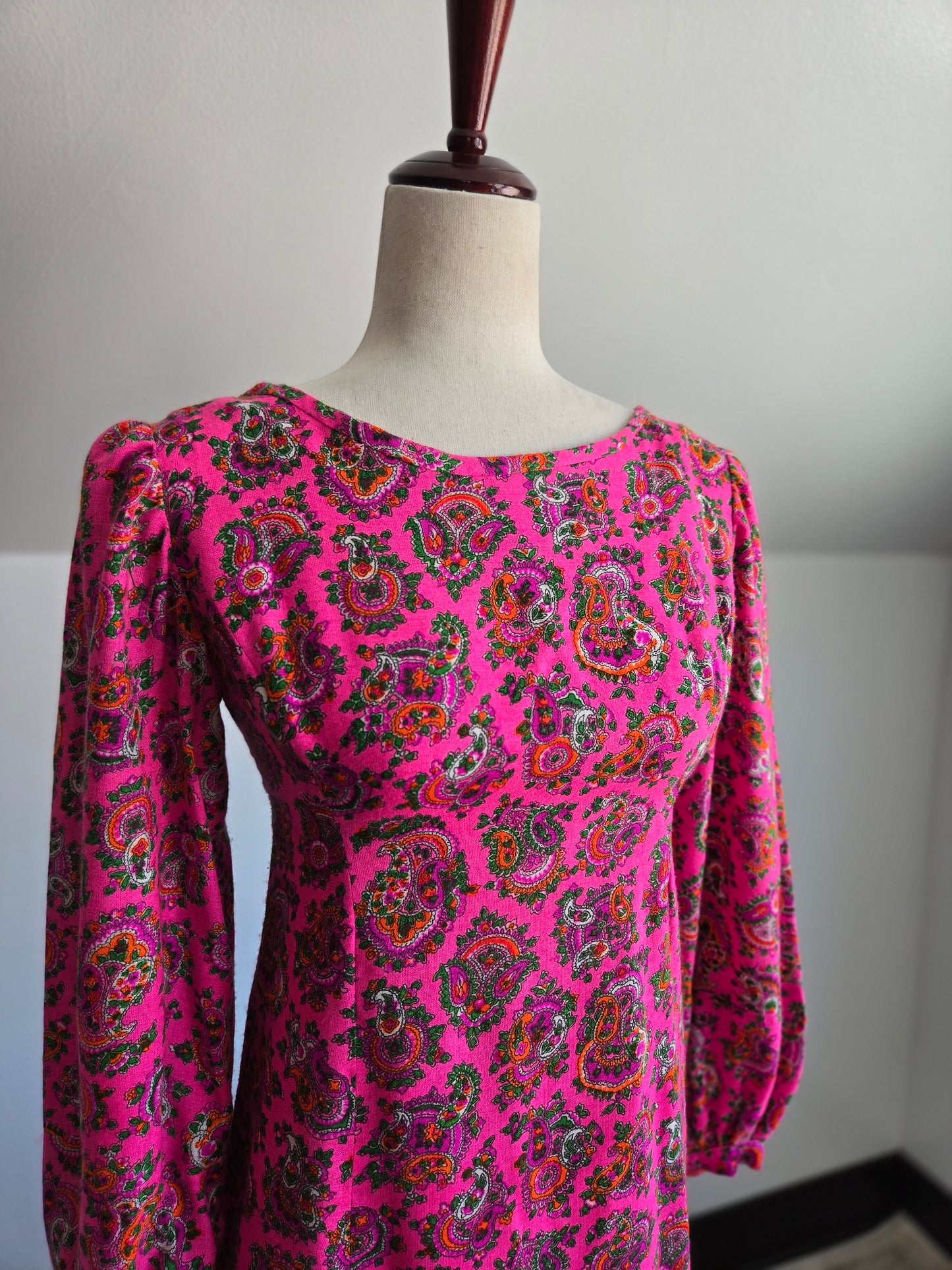 Vintage Pink Paisley Brushed Acrylic Dayglo Print Dress - XS/S