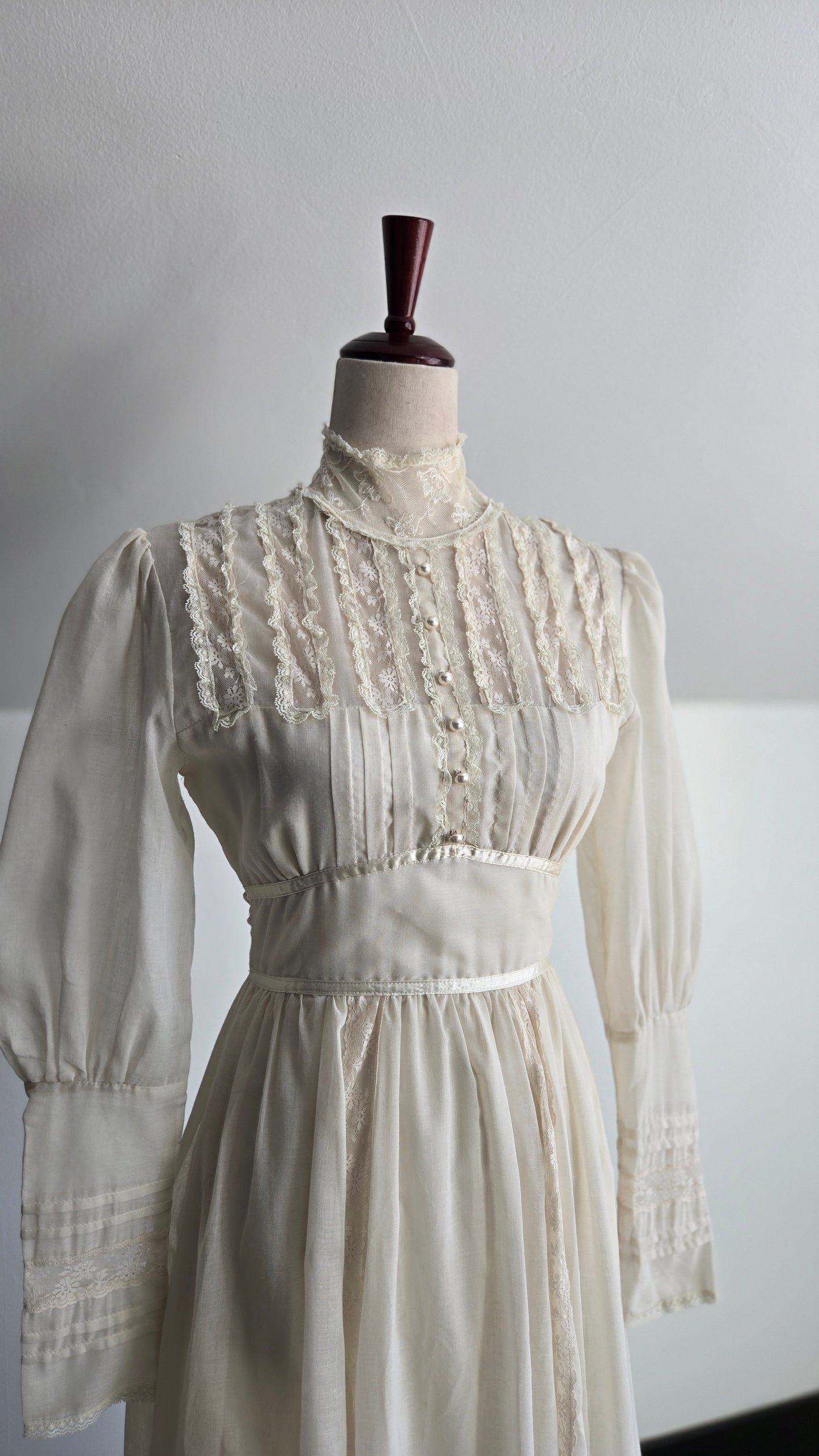 Gold Label Gunne Sax by Jessica San Freansisco Vintage 70s Lace Ethereal Dress - XS