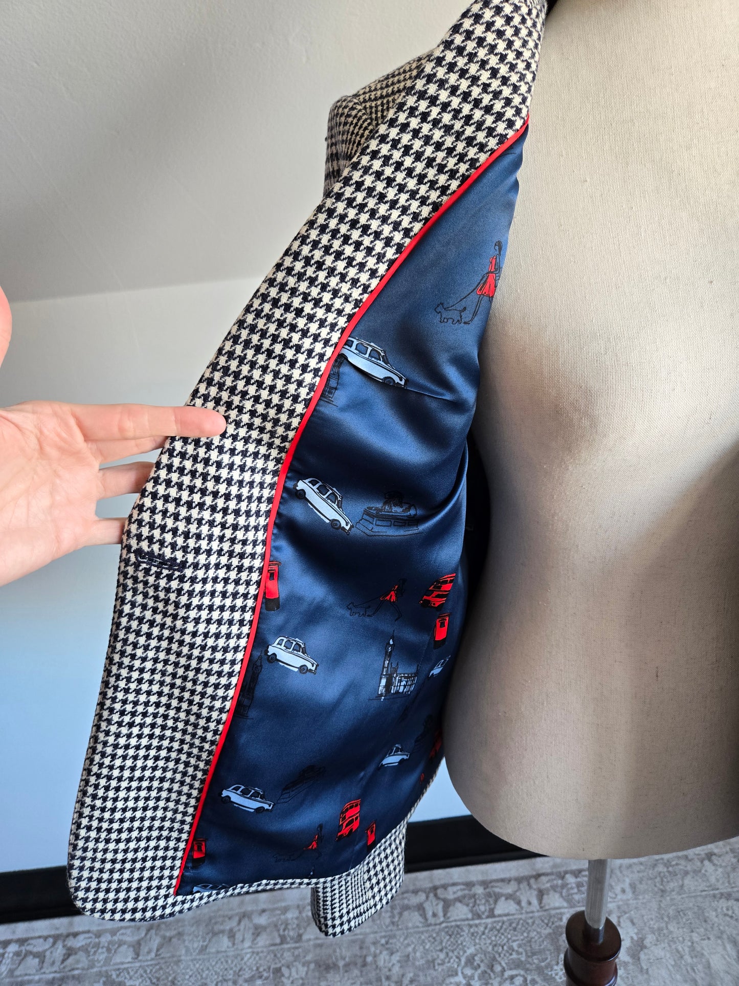 Boden British Tweed by Mallalieu's of Delph Houndstooth Wool Blazer - Medium