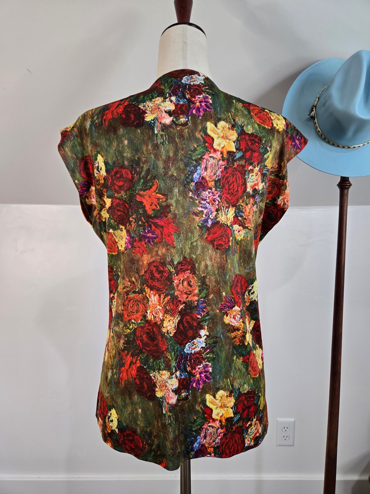 Vintage 70s Romantic Garden Print Sleeveless Top - large