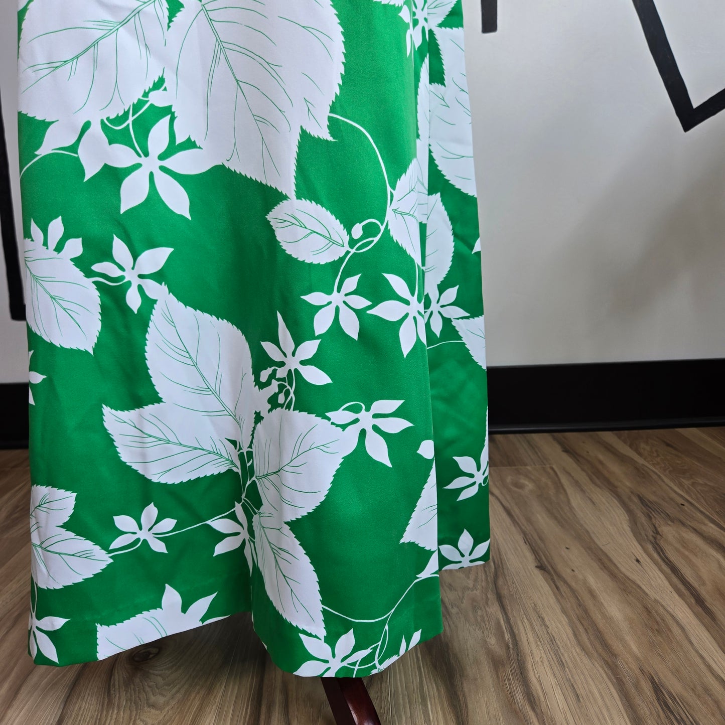 Hawaii Nei Honolulu Vintage 1960s Green and White Maxi Dress