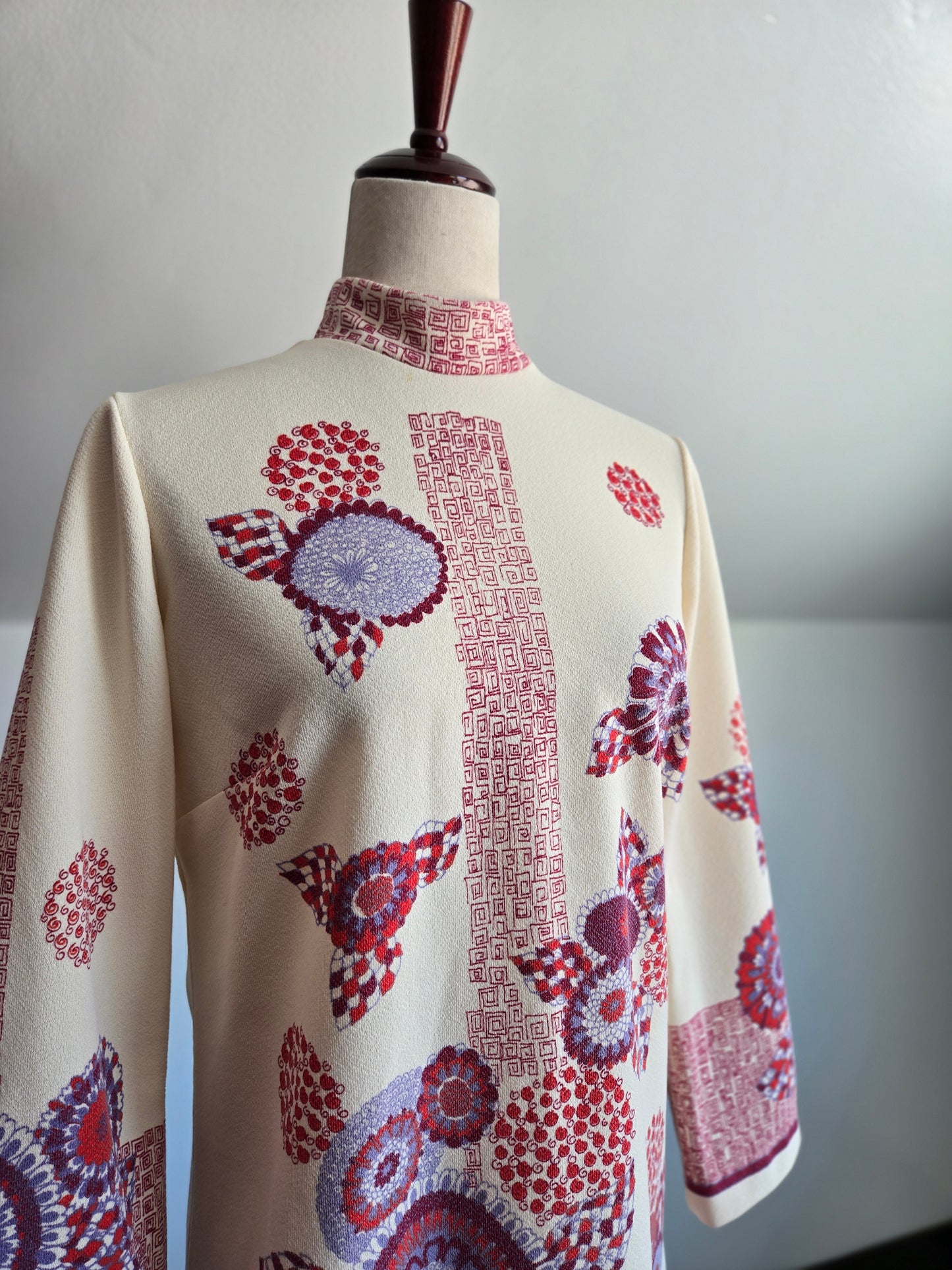 Town & Country Fashions Vintage 60s Novelty Print Shift Mini Dress - S/M