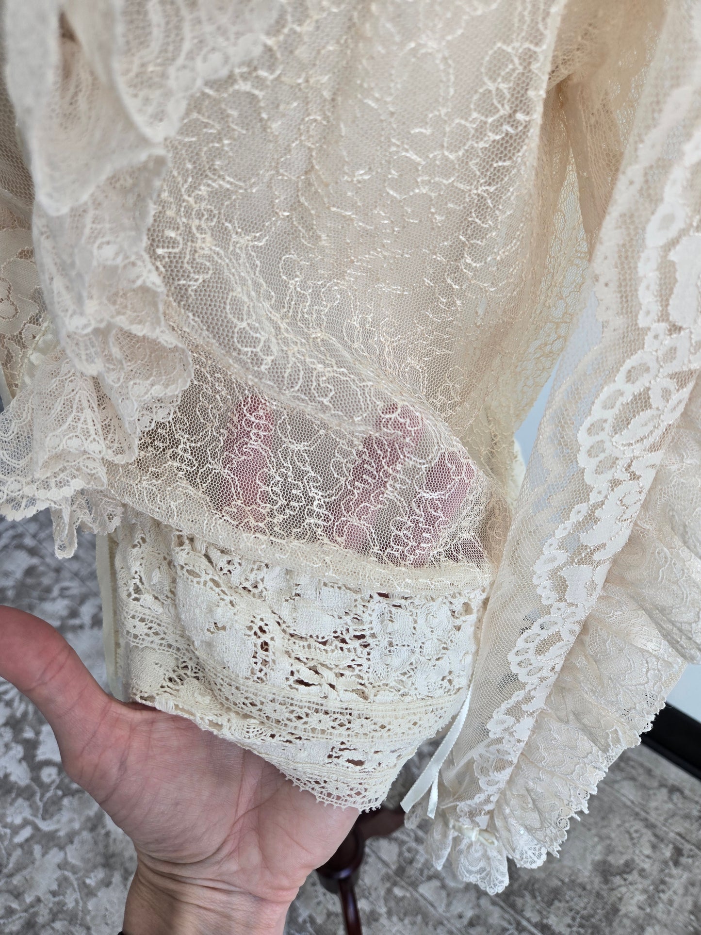 RARE! Vintage Dimensional Lace Blouse - Medium