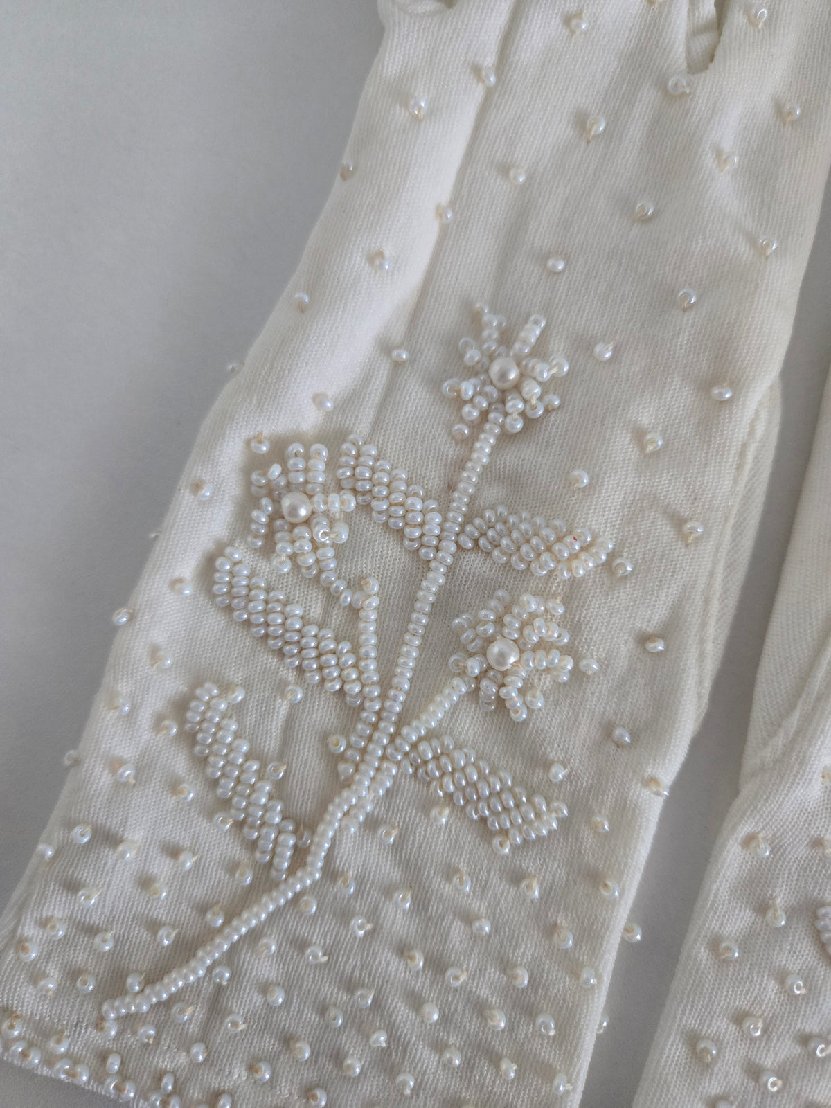 Vintage 1950s Deadstock Nylon Gloves with Pearls - Small