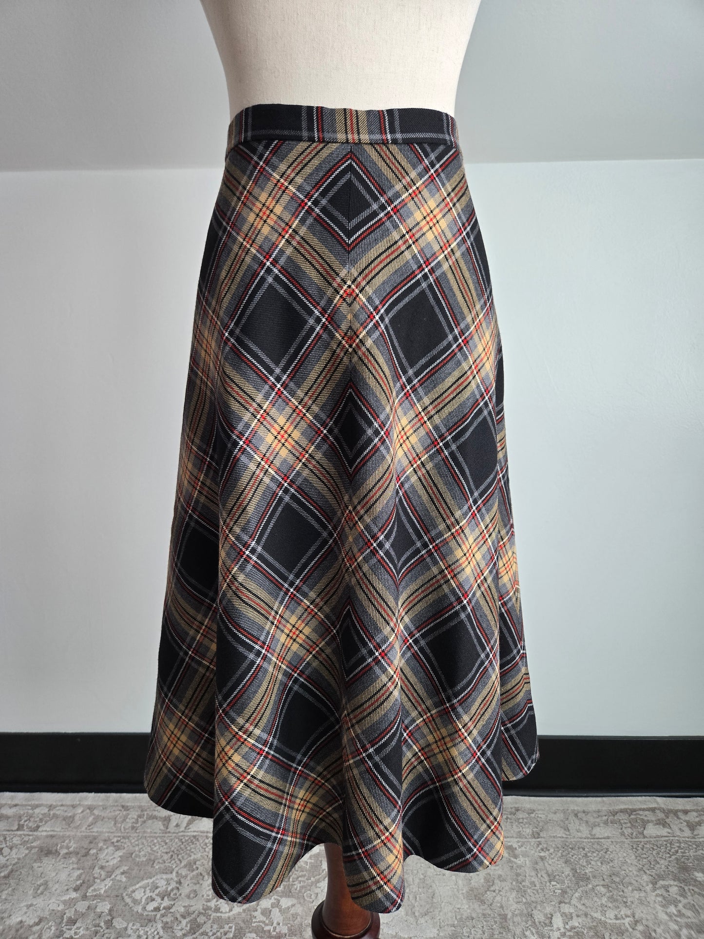 Aljean of Canada Vintage 70s Pure Wool A-line Skirt - W28"