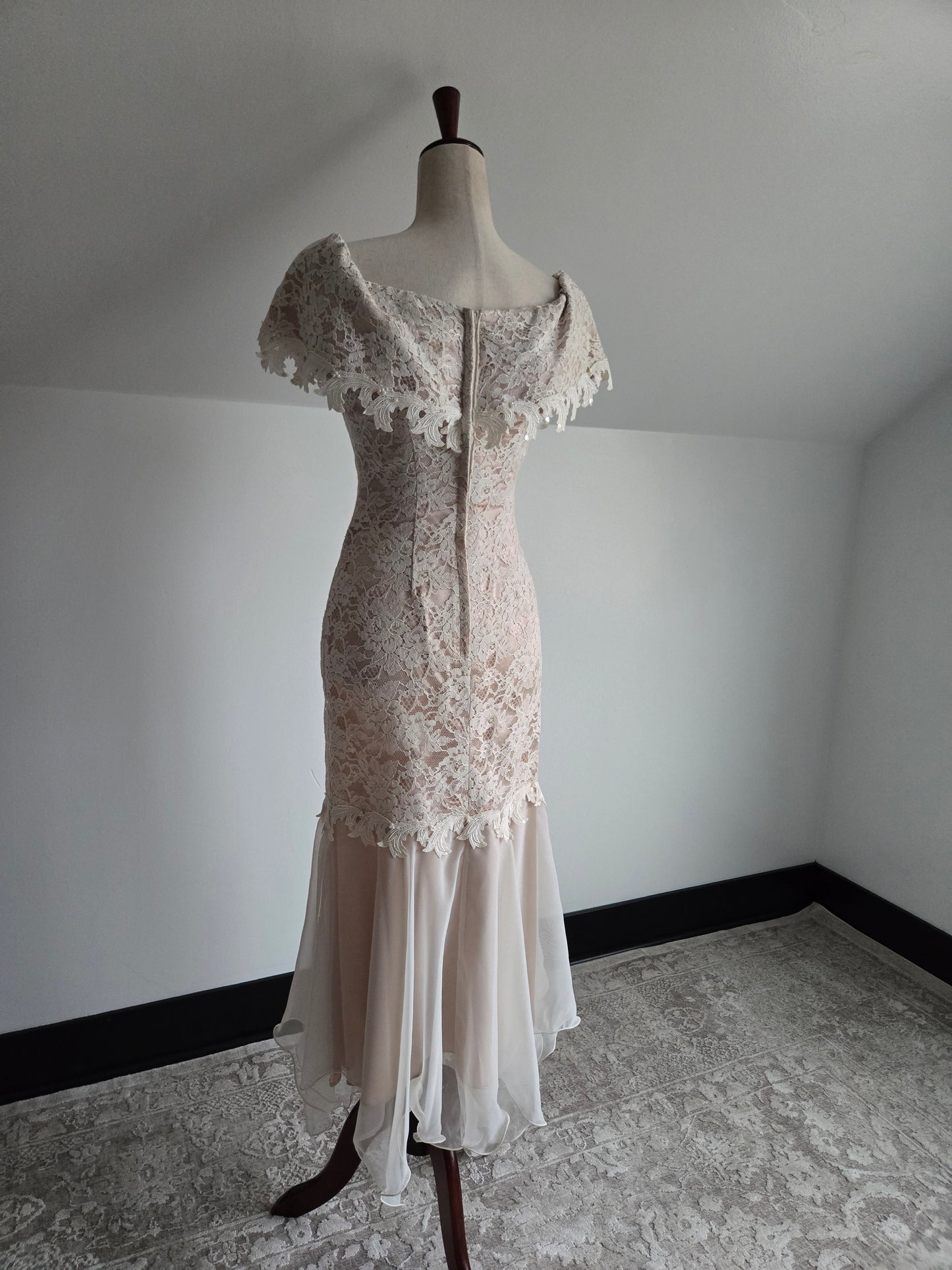 French Lace California Lace Formal Dress - XS/S