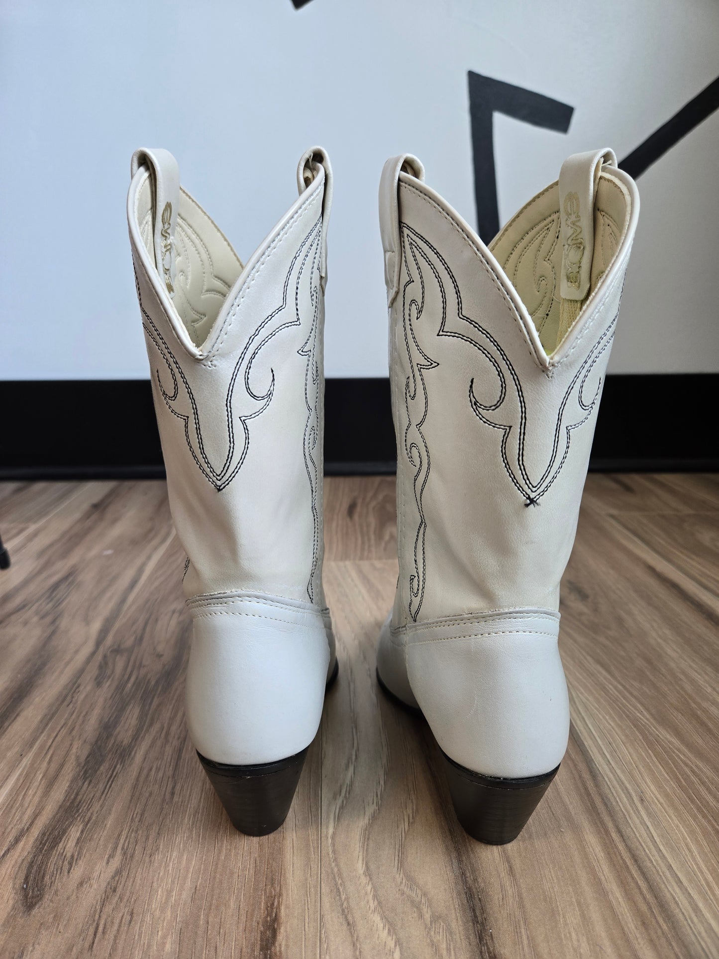 ACME 5109 Vintage Rare Pearlescent White Leather Cowboy Boots - Size 5.5 (womens)