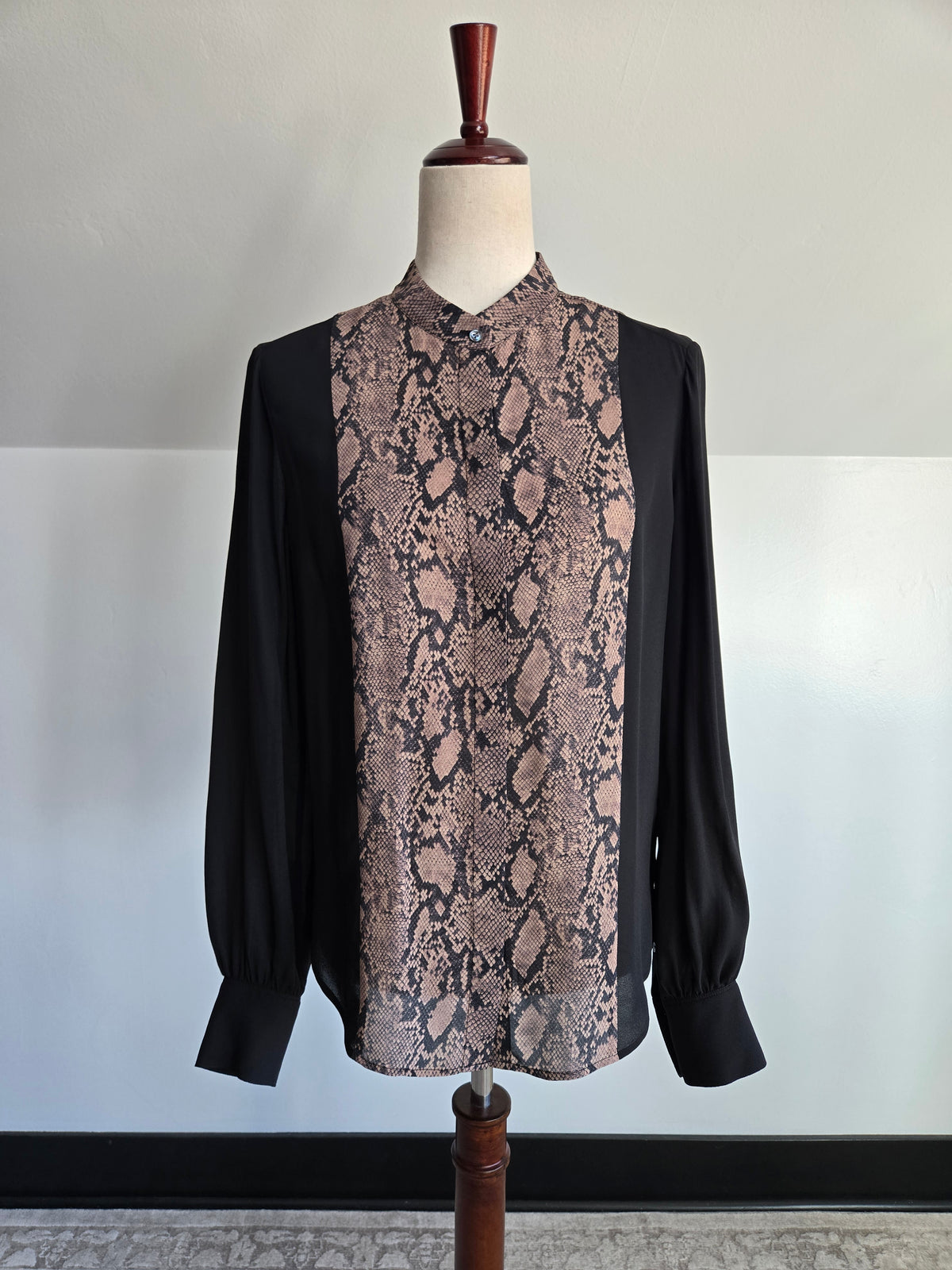 FRAME Designer Silk Top with Snakeskin Print - Small