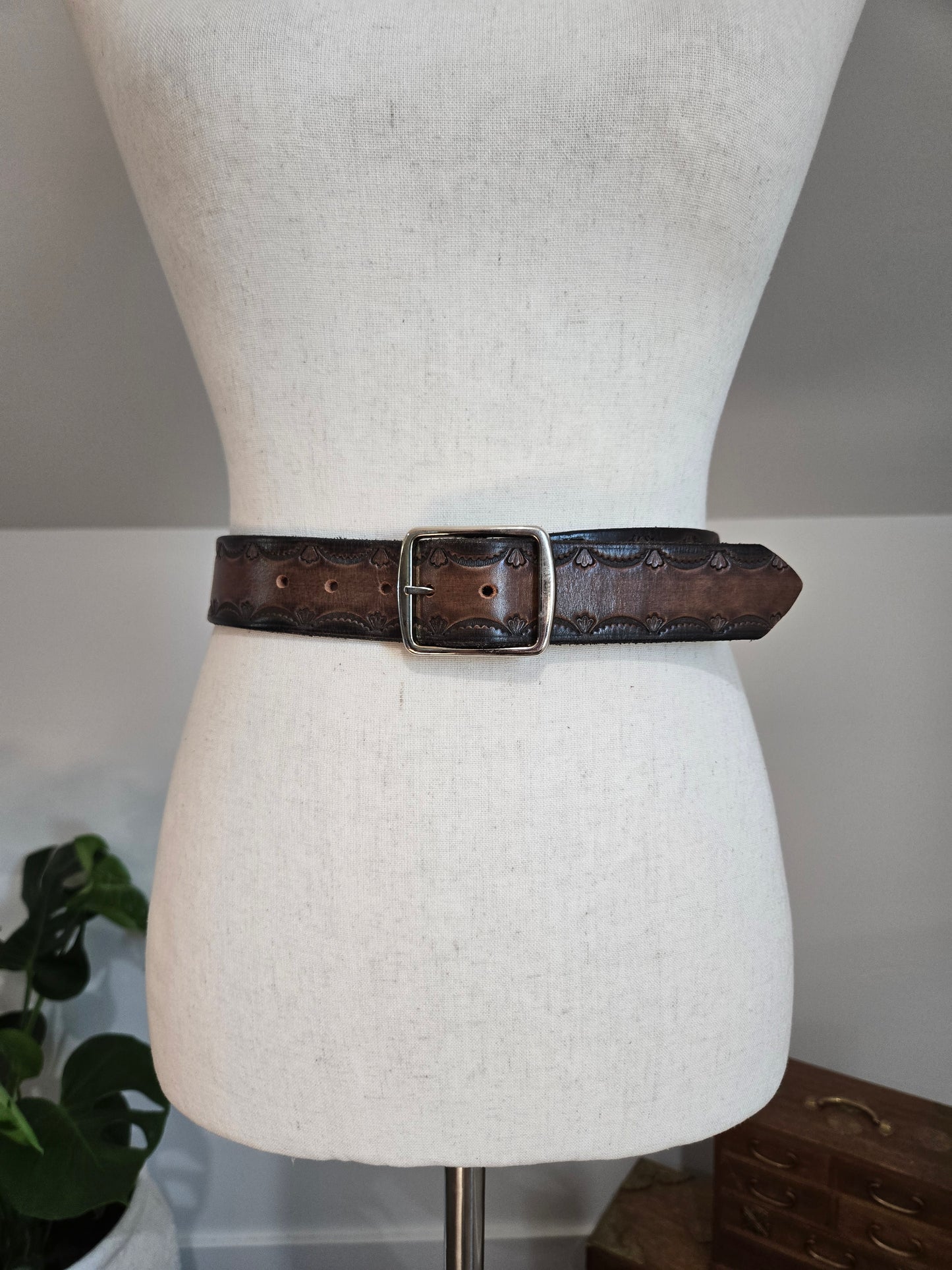 Brown Tooled Genuine Leather Western Belt - W30-33"