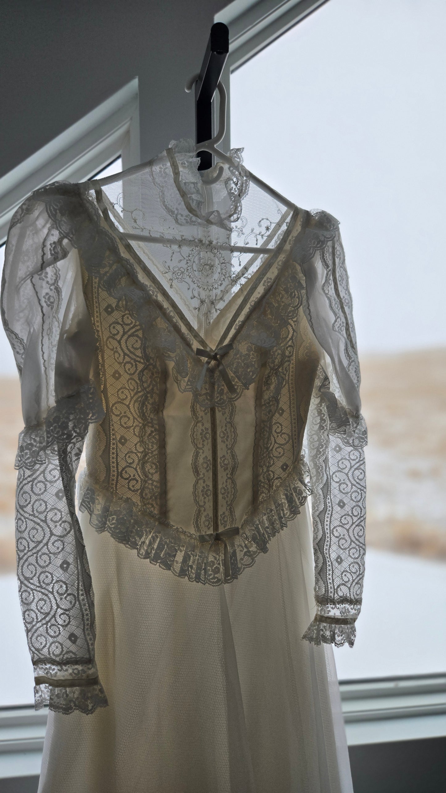 Vintage Victorian Gunne Style Wedding Dress