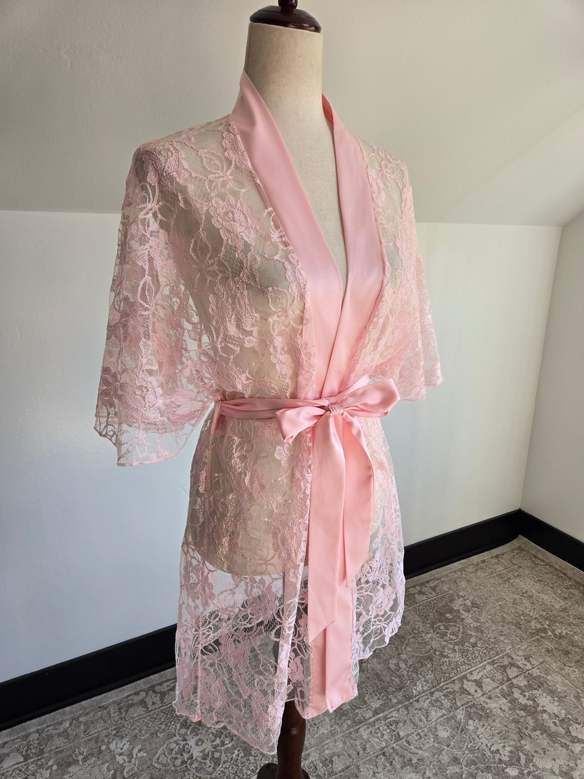 Vintage Miss Elaine Pink Lace Union Made Robe - M/L