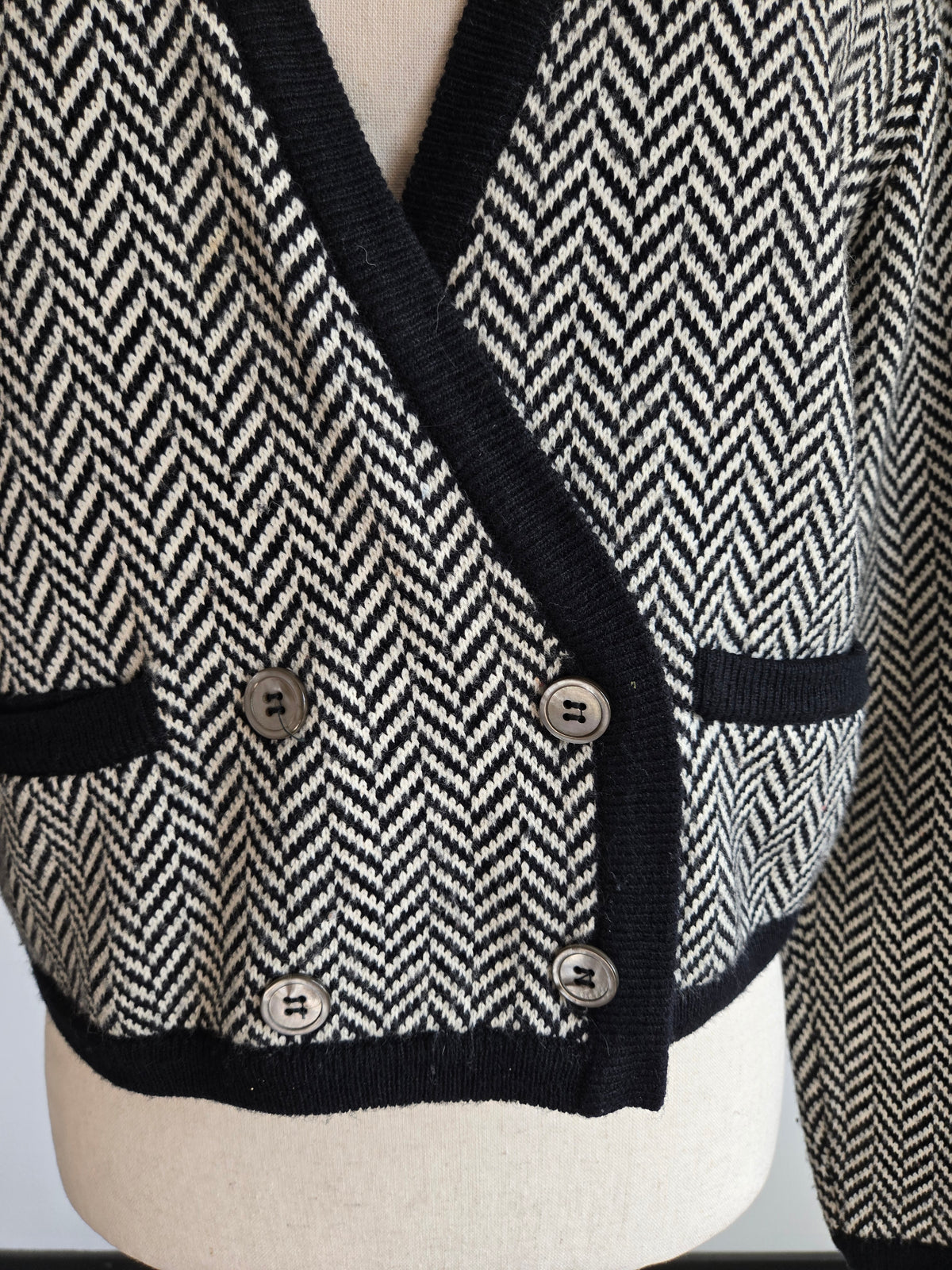 Vintage Liz Claiborne Cropped Lambswool Cardigan - Medium
