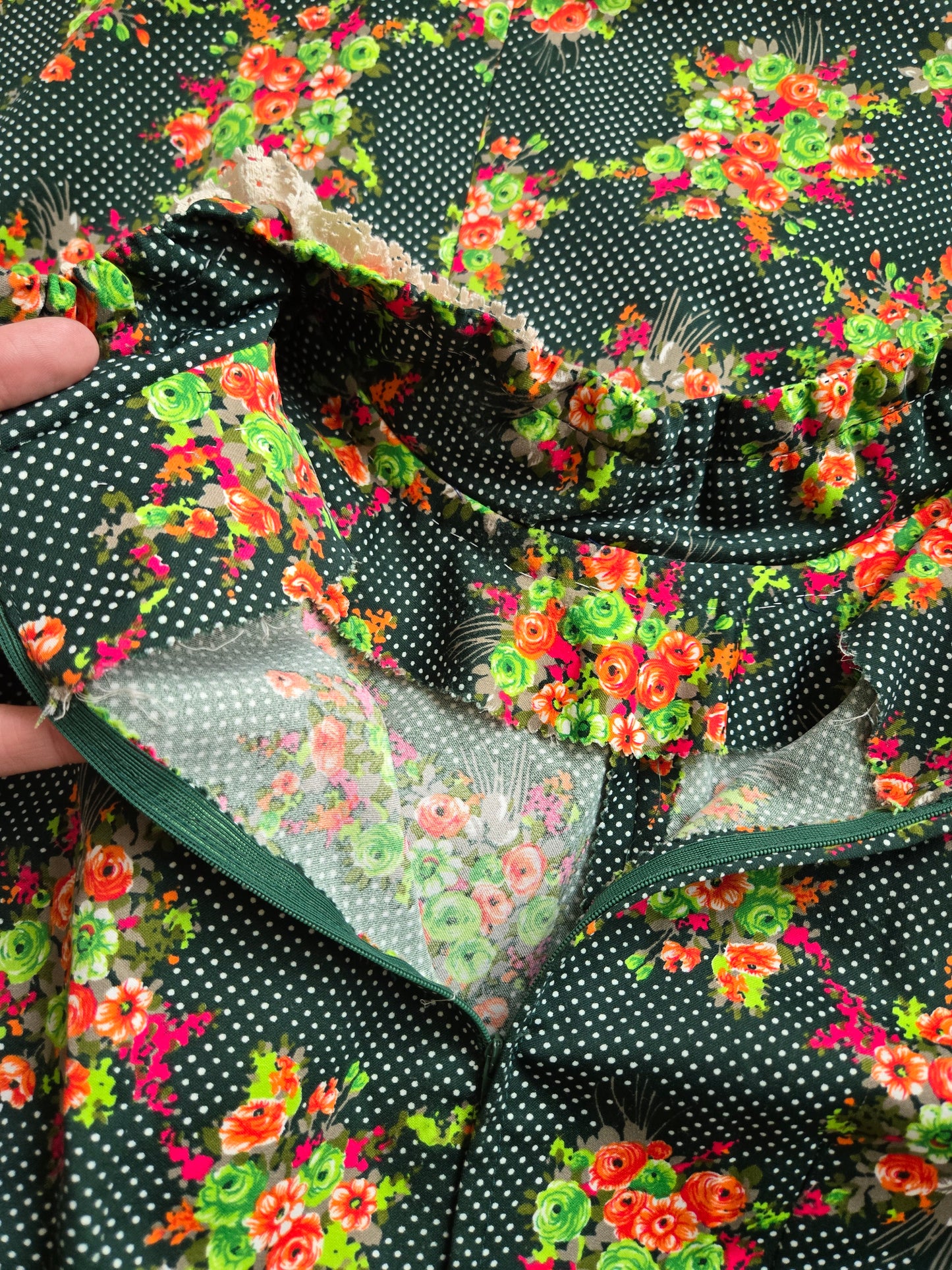 Vintage 1970s Green Floral Flower Power and Lace Maxi Dress - Medium