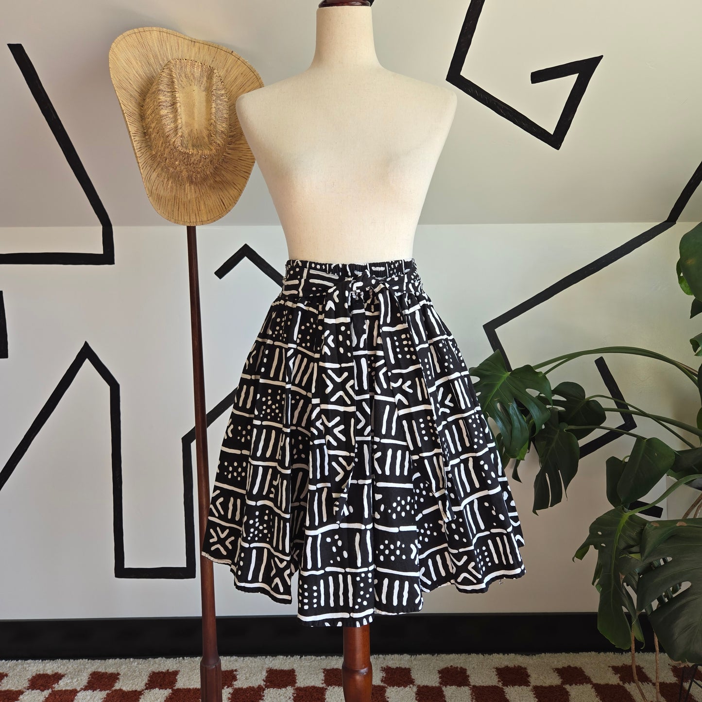 Barcloth Black and White Skirt with Elastic Waistband and Tie - S-XL