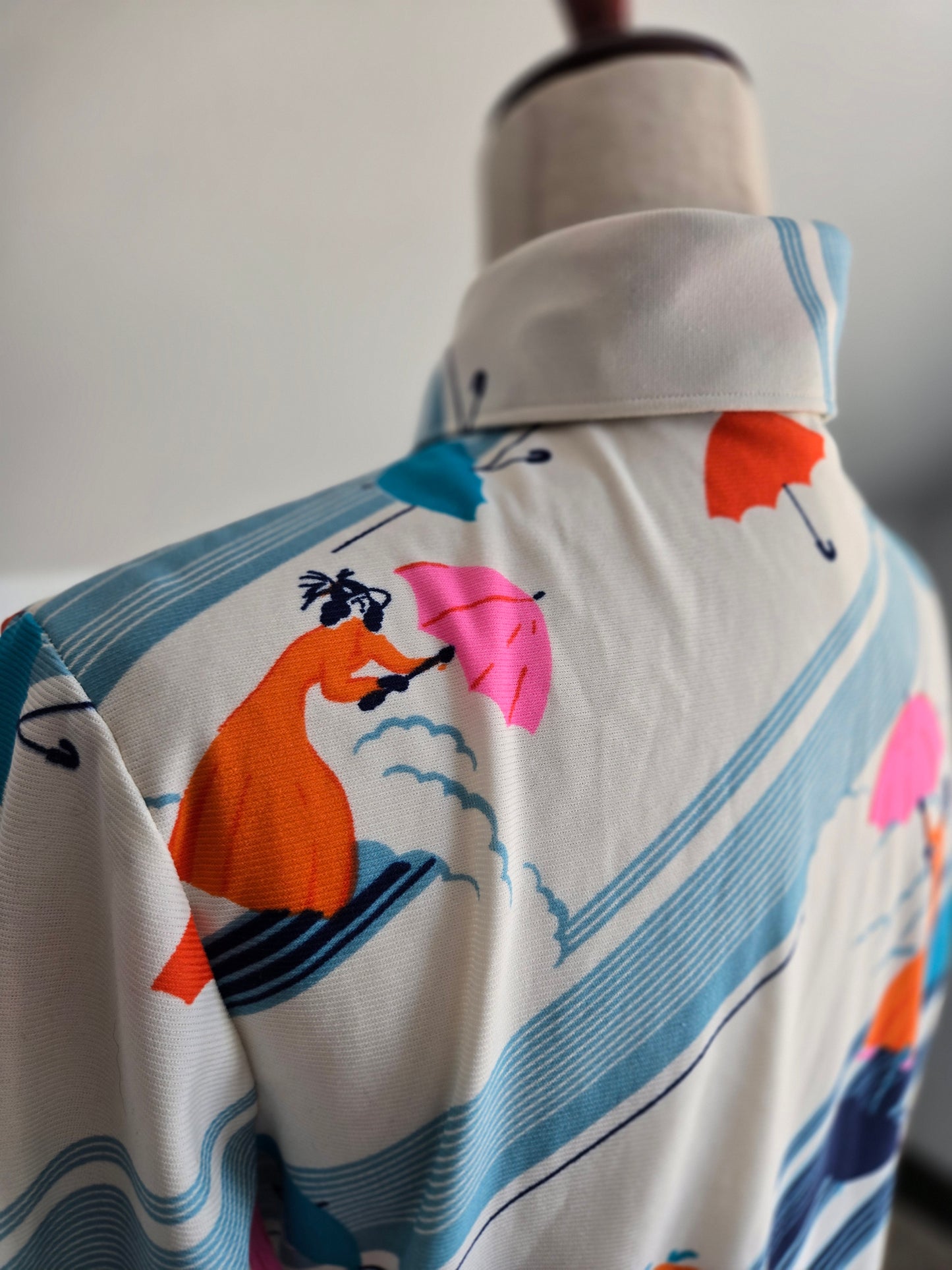 Amy Barr Vintage 70s Novelty Umbrella Lady Shirt - large