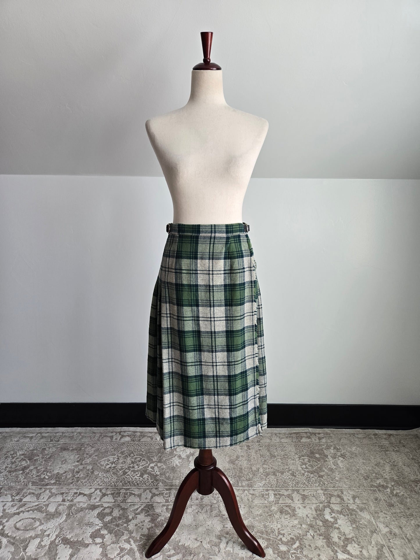 Hyland Vintage Scottish Wool Plaid Skirt Made in Scotland - W26-28"