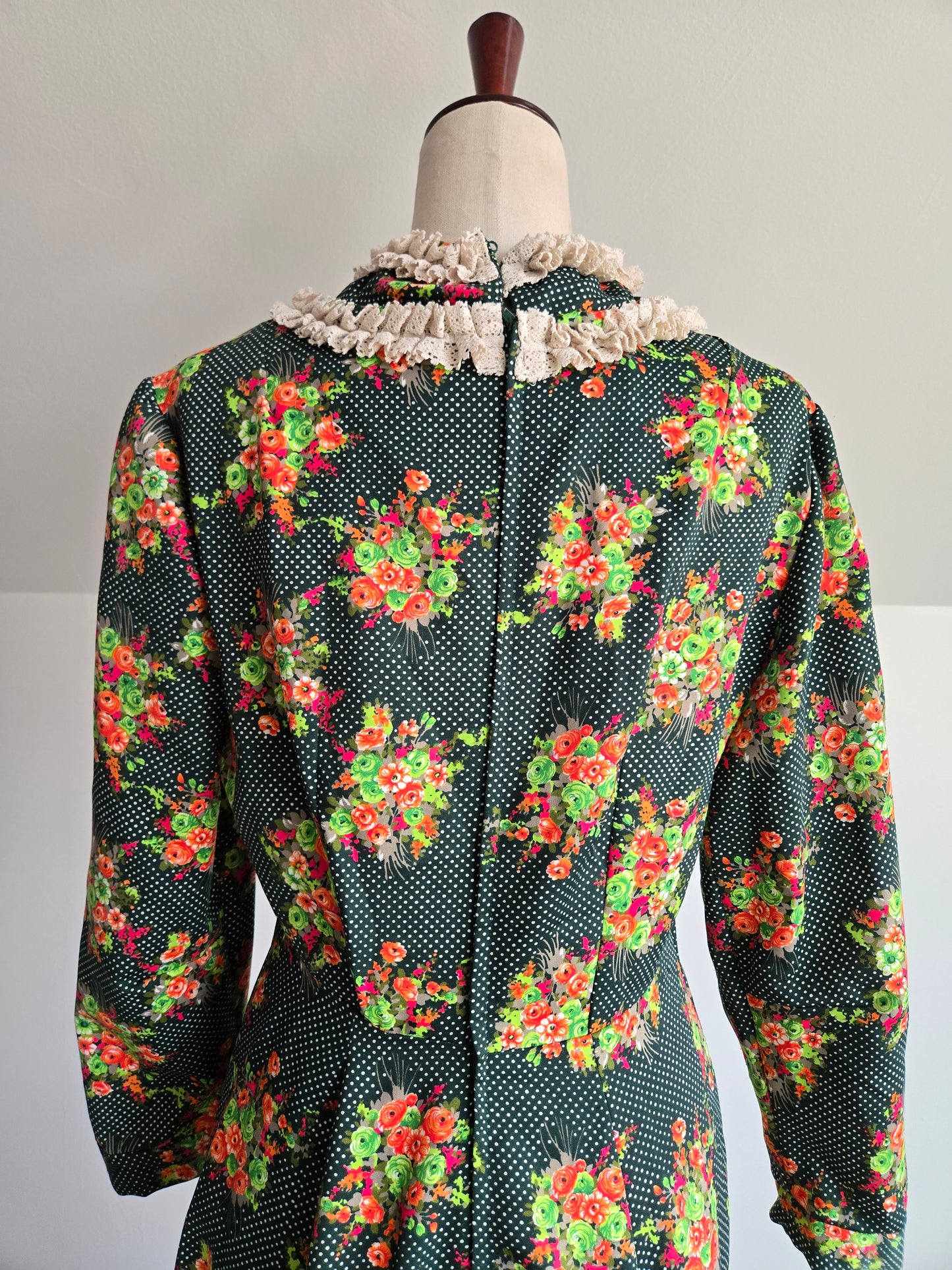 Vintage 1970s Green Floral Flower Power and Lace Maxi Dress - Medium