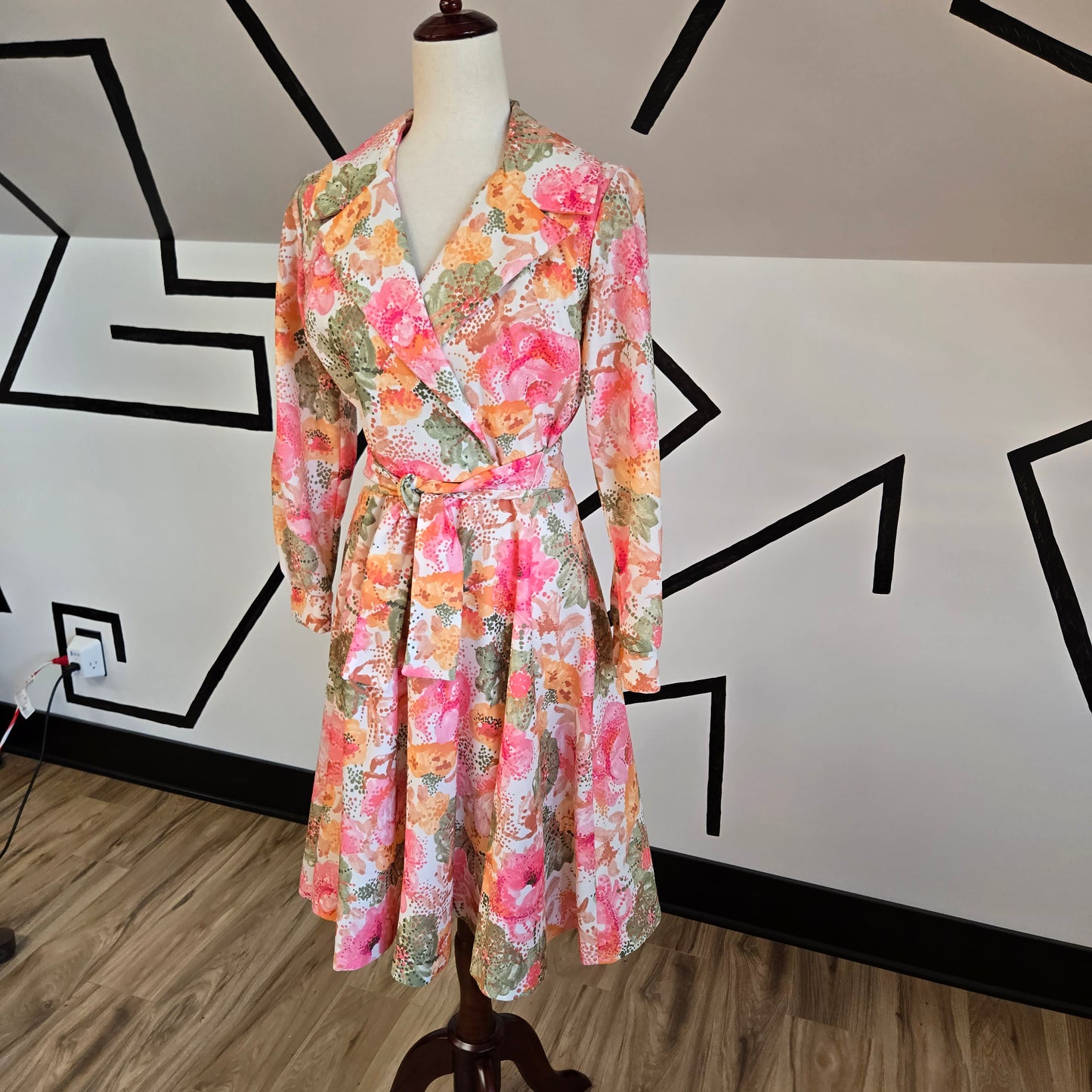 Dyanne Dallas Vintage 70s Bright Floral Dress with Belt - small