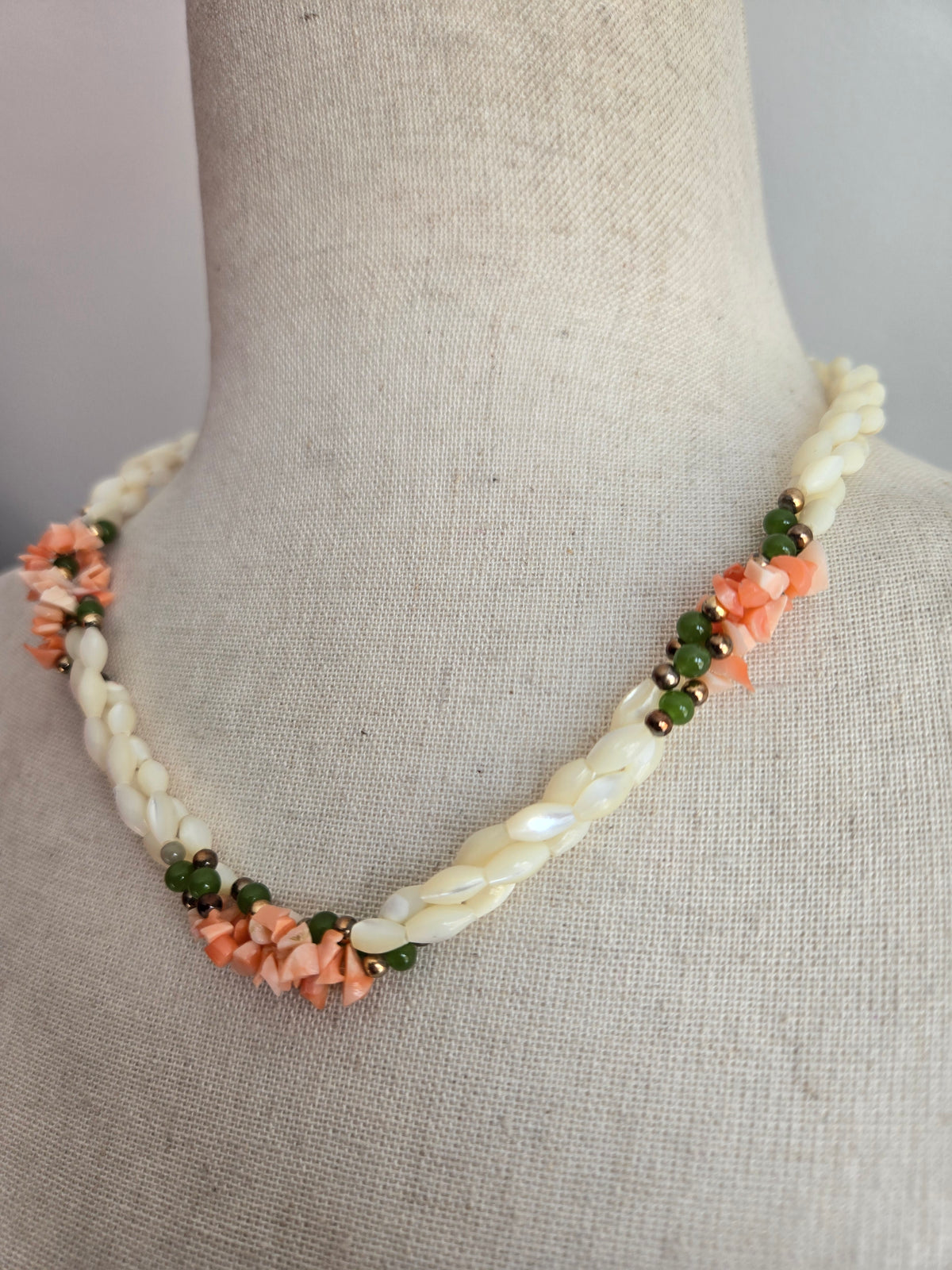 Vintage Mother of Pearl Floral Twisted Necklace