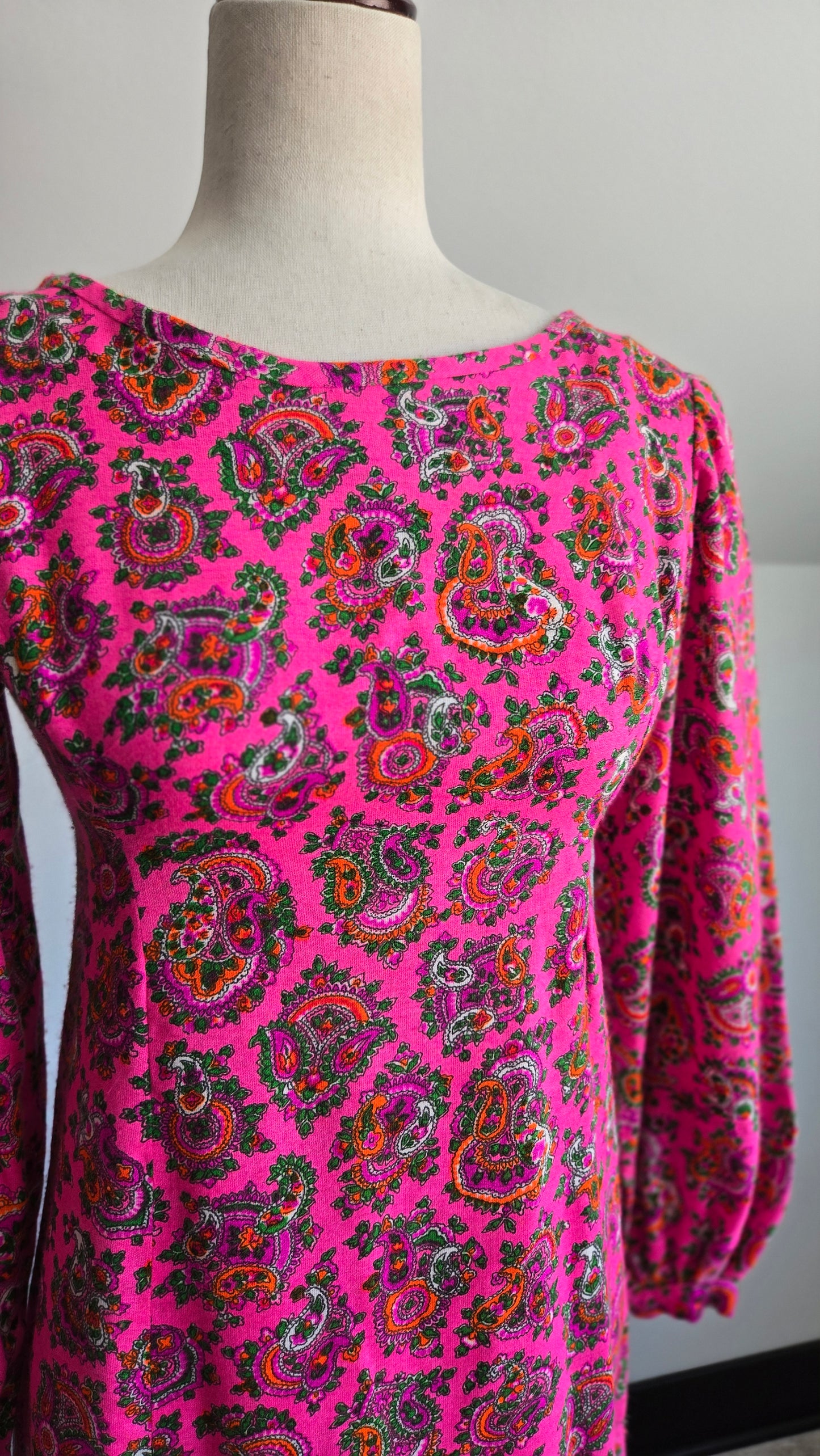 Vintage Pink Paisley Brushed Acrylic Dayglo Print Dress - XS/S