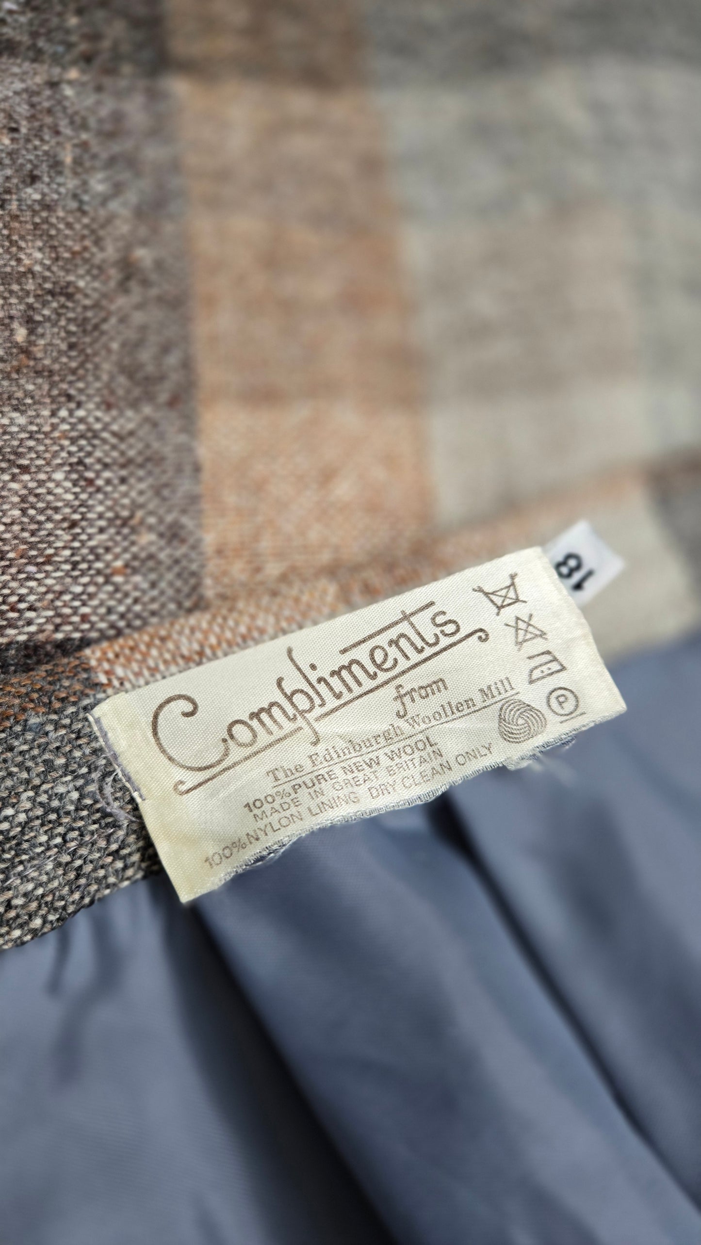 Edinburgh Woolen Mill Vintage Plaid Scottish Wool Skirt made in Great Britain - W32"