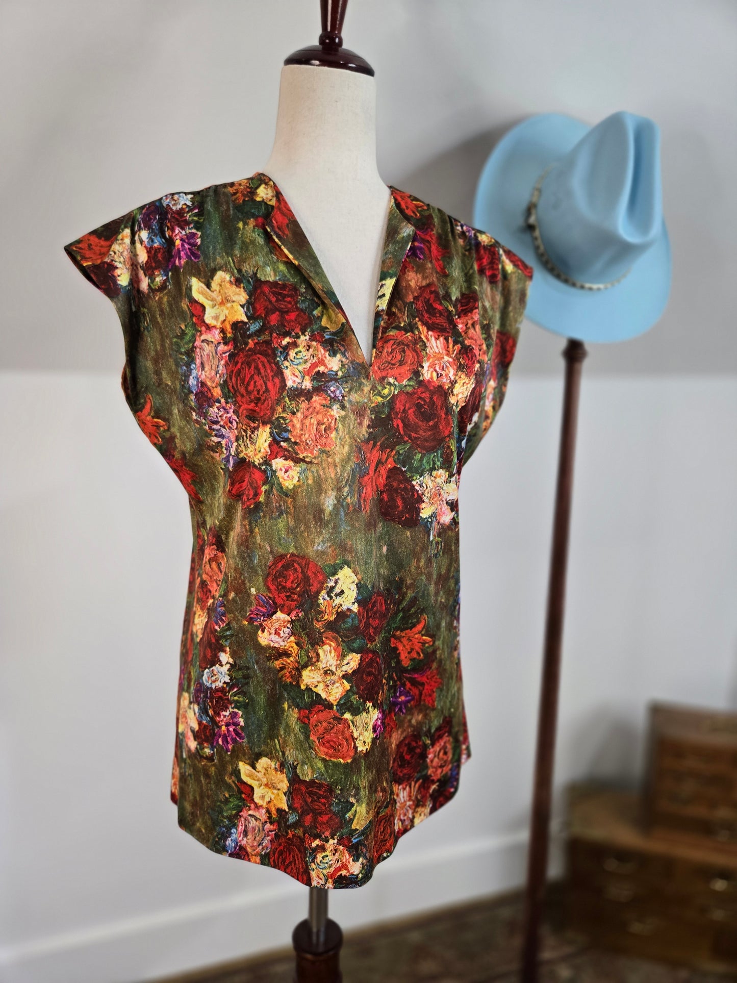 Vintage 70s Romantic Garden Print Sleeveless Top - large