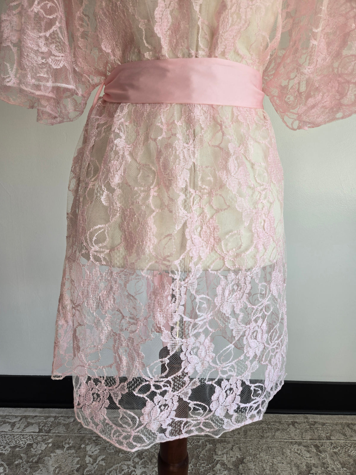 Vintage Miss Elaine Pink Lace Union Made Robe - M/L