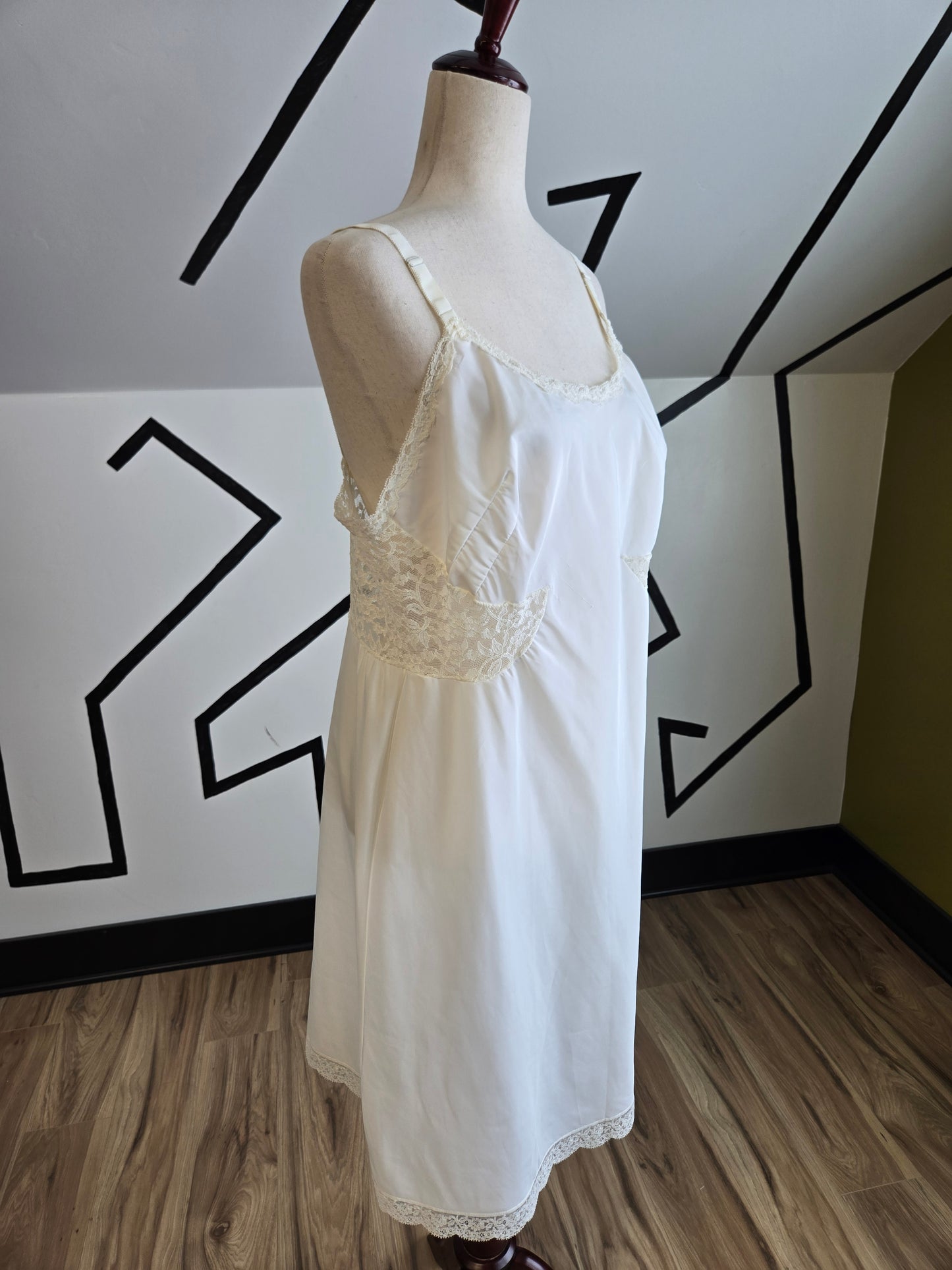 Barbizon Vintage 70s White Taffeta Slip Dress with Ivory Mesh Inserts - large