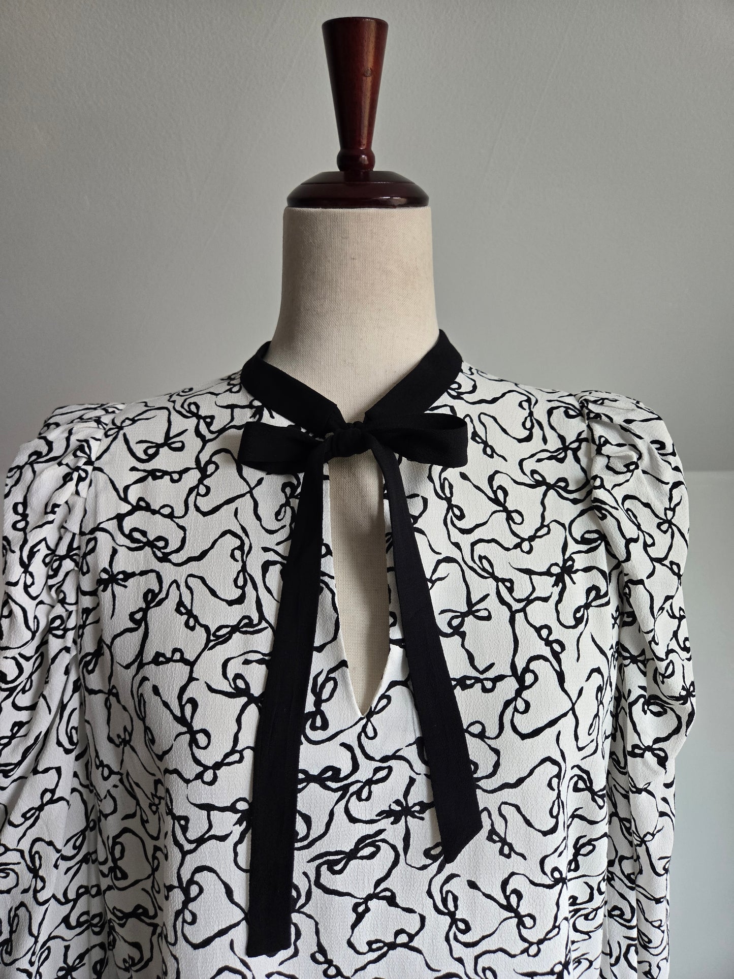 Ted Baker London Designer Bow Print Top - XS/S