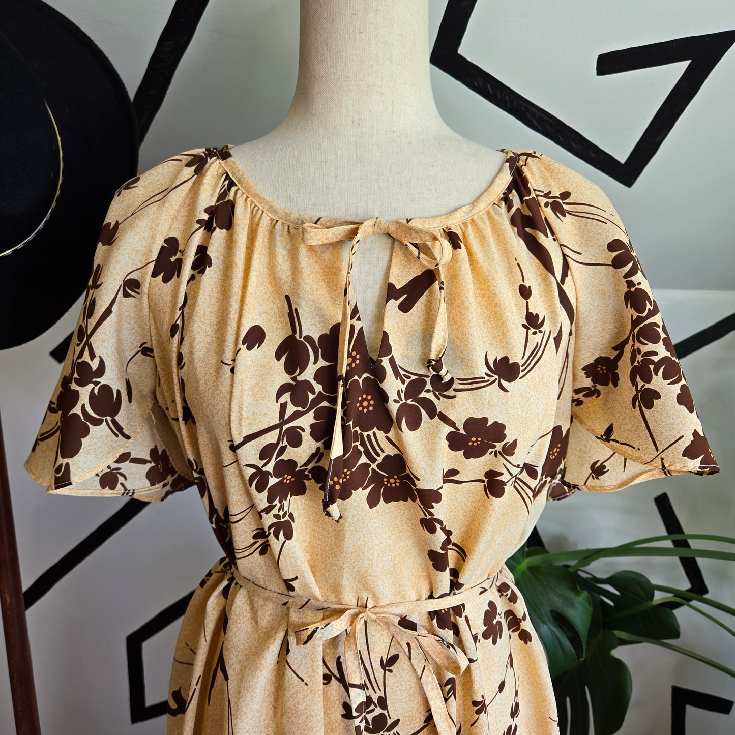 Hilo Hatties Vintage Brown Hawaiian Floral Maxi Dress with Belt - L