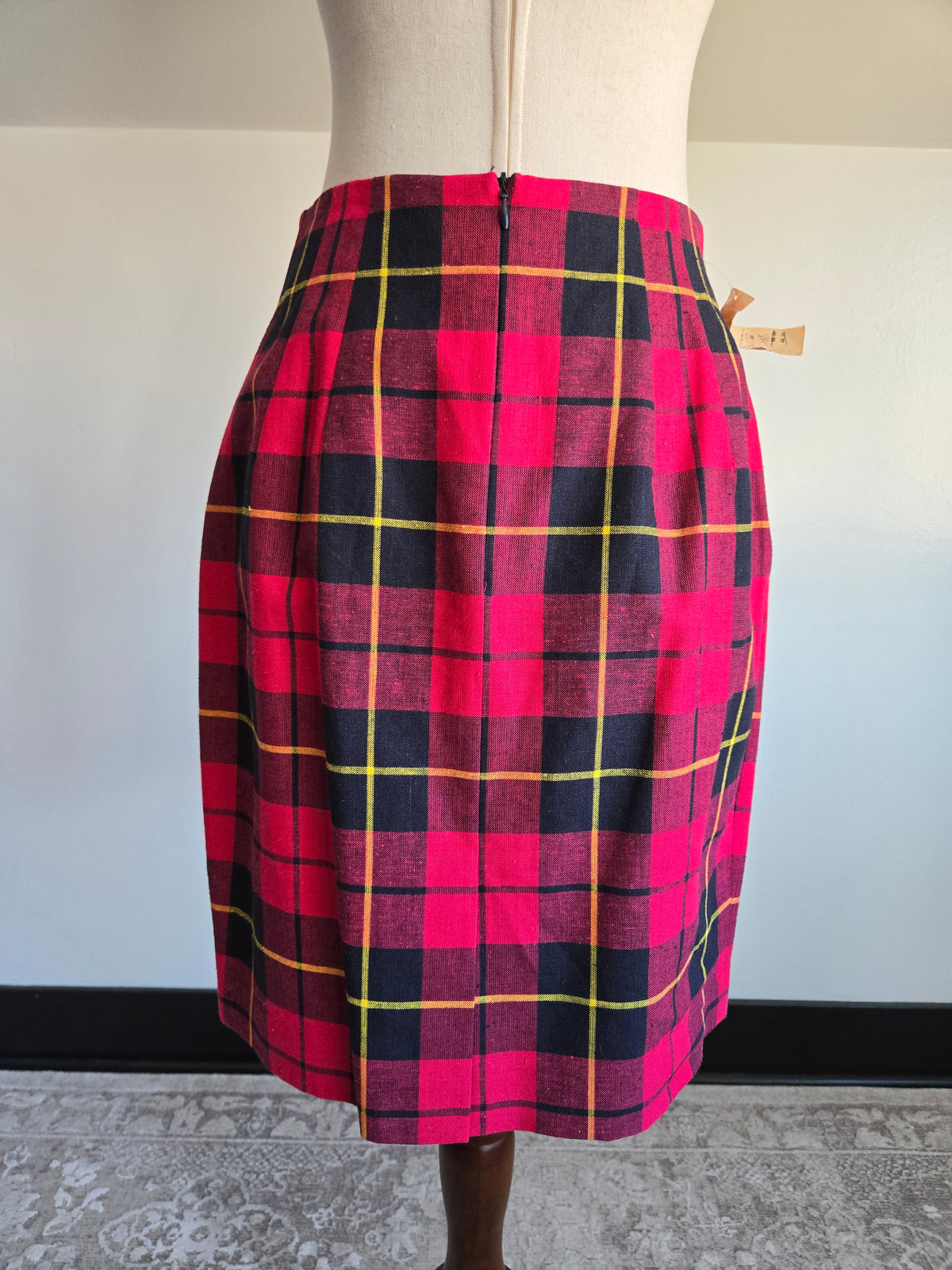 Deadstock Classiques Linen/Cotton Red Plaid Skirt Made in Japan - W28