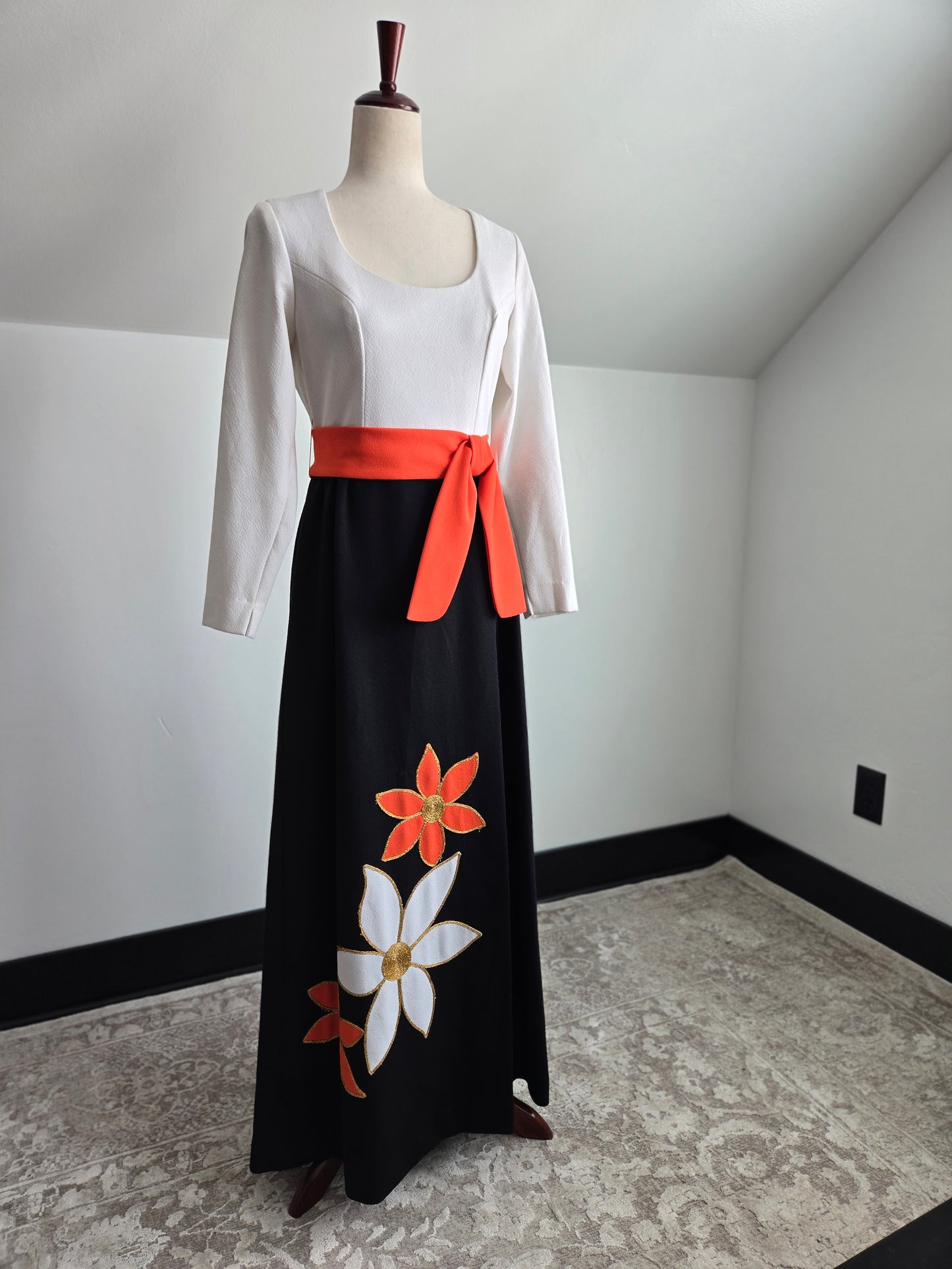 Carroll's Vintage 70s Flower Power Maxi Dress - medium