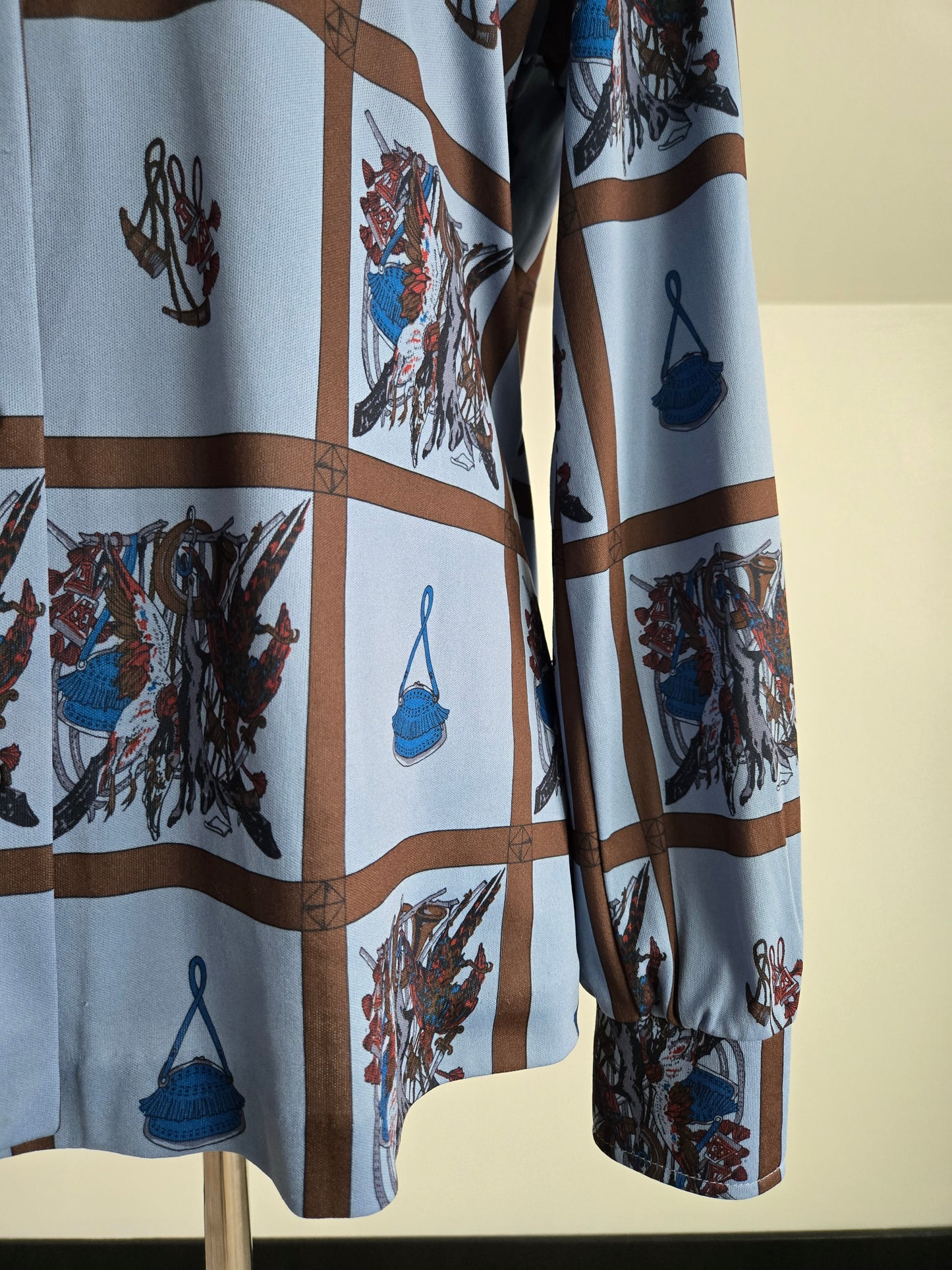 Lucky Tops by L&K Vintage Hunting Still Life Print Top - XL