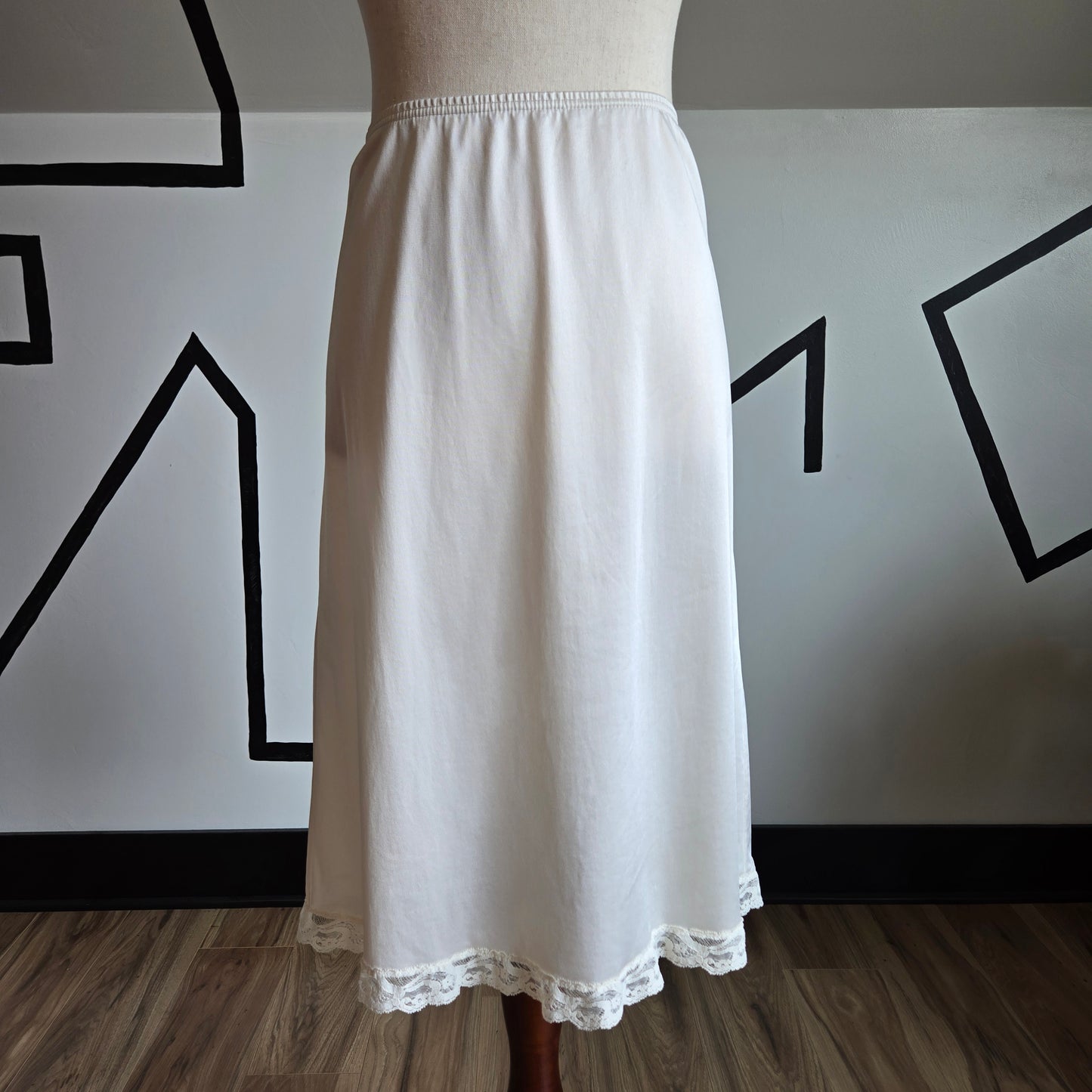 Vanity Fair Vintage White Slip Skirt - medium/large