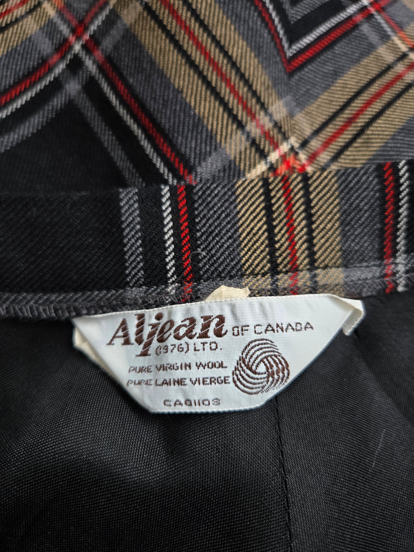 Aljean of Canada Vintage 70s Pure Wool A-line Skirt - W28"