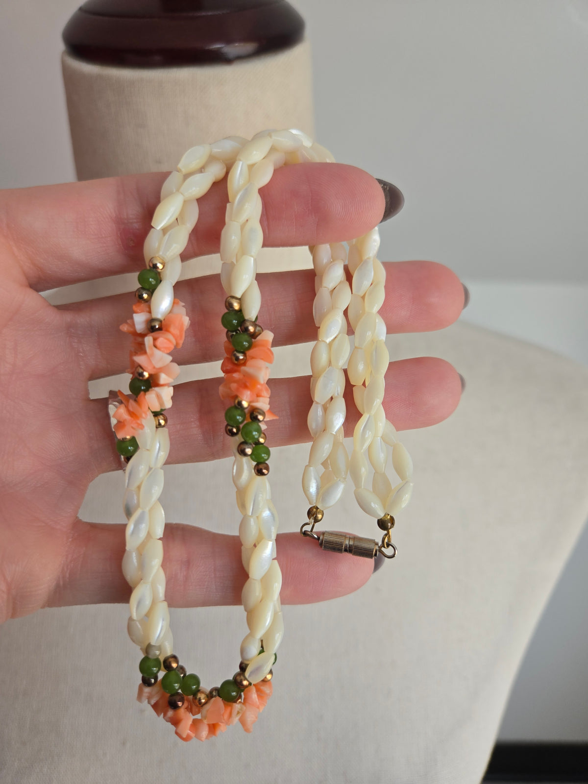 Vintage Mother of Pearl Floral Twisted Necklace