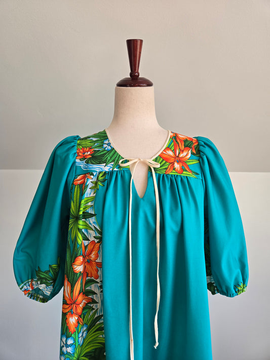 Sidan Hawaii Vintage Waterfall Muumuu - Medium