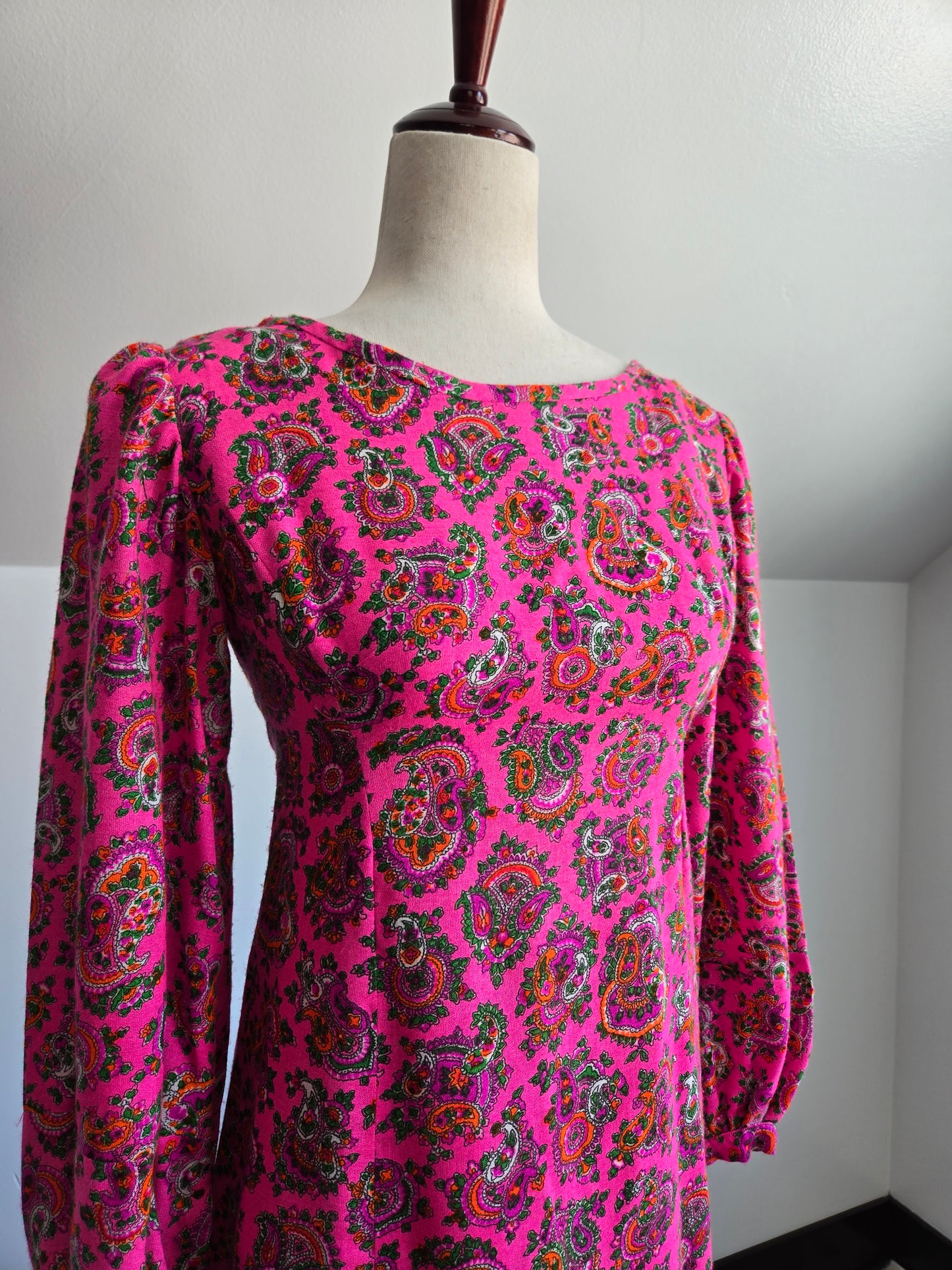Vintage Pink Paisley Brushed Acrylic Dayglo Print Dress - XS/S