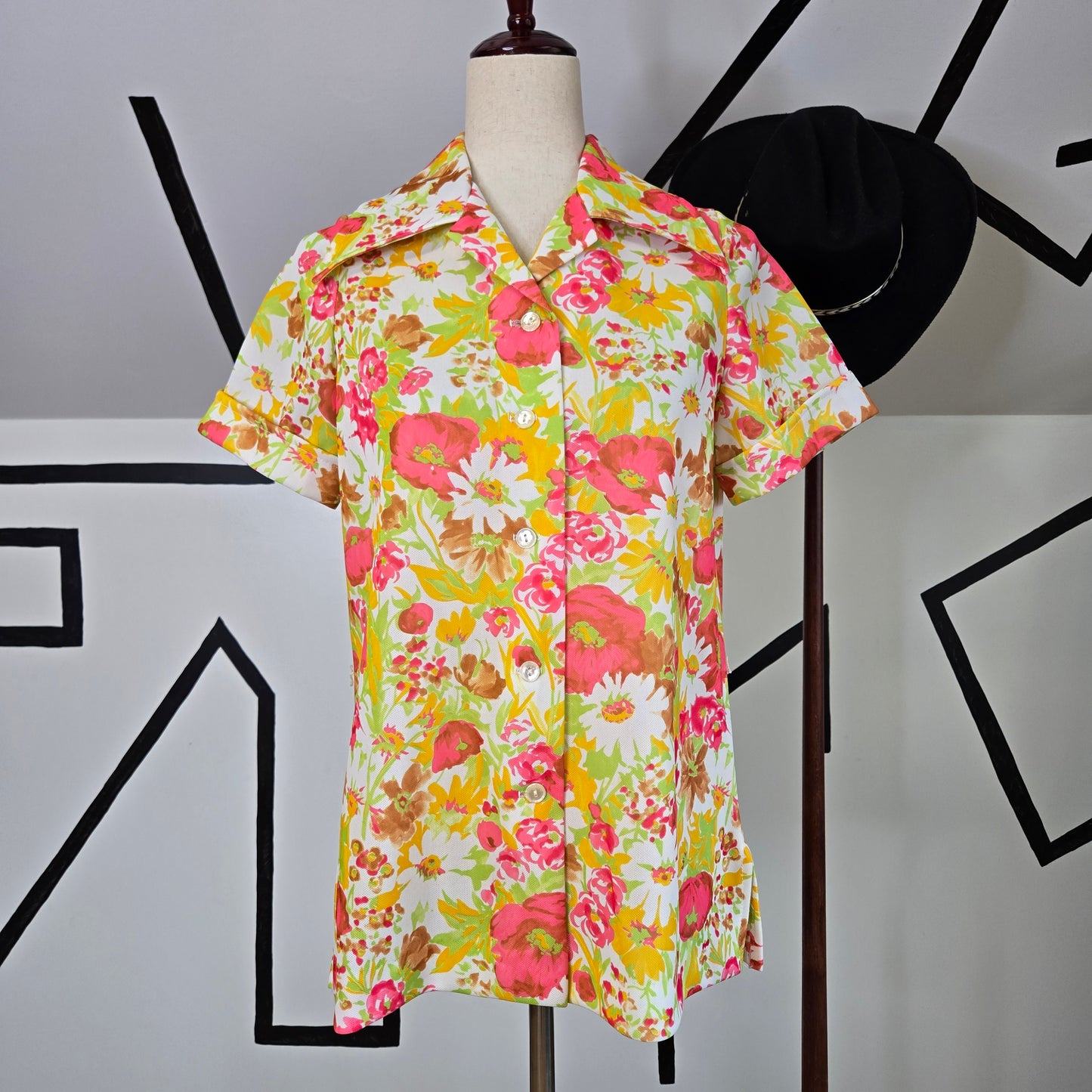 Montgomery Ward Vintage 70s Flower Power Top - size 12