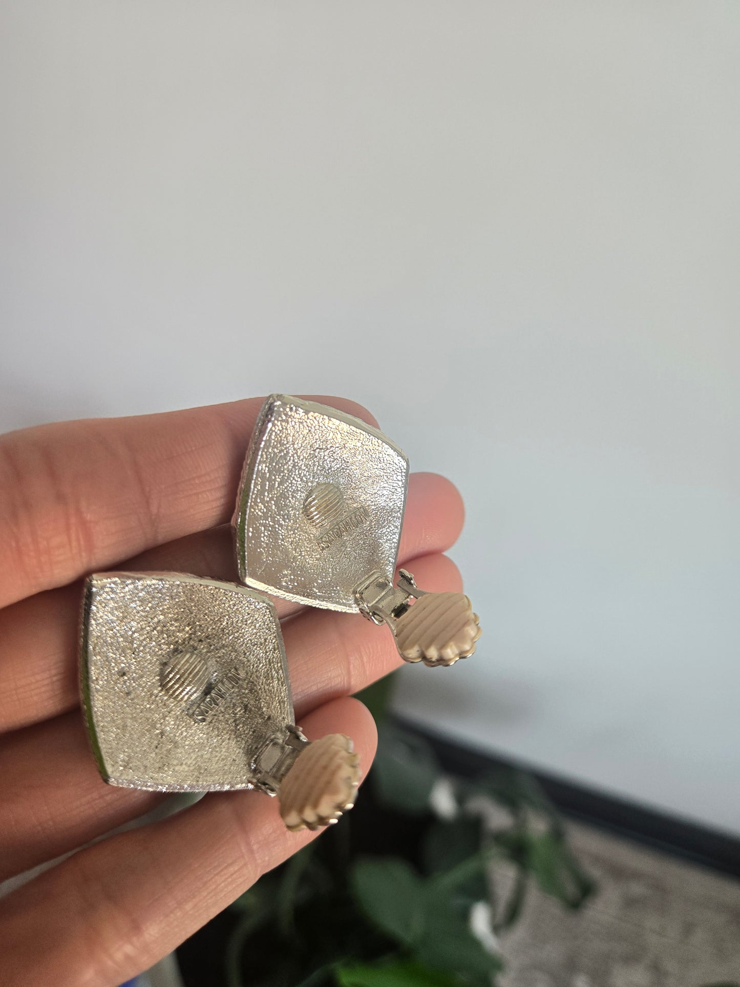 1961 Sarah Coventry Silver Tone Nile Three Piece Set