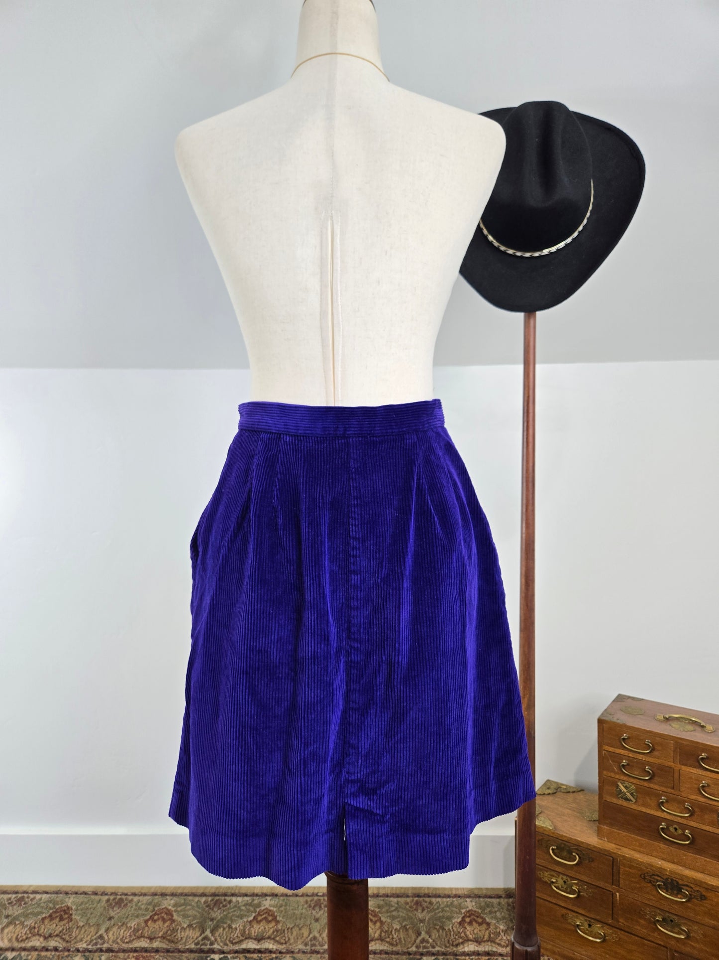 Liz Sport Vintage Purple Cotton Corduroy Skirt - small