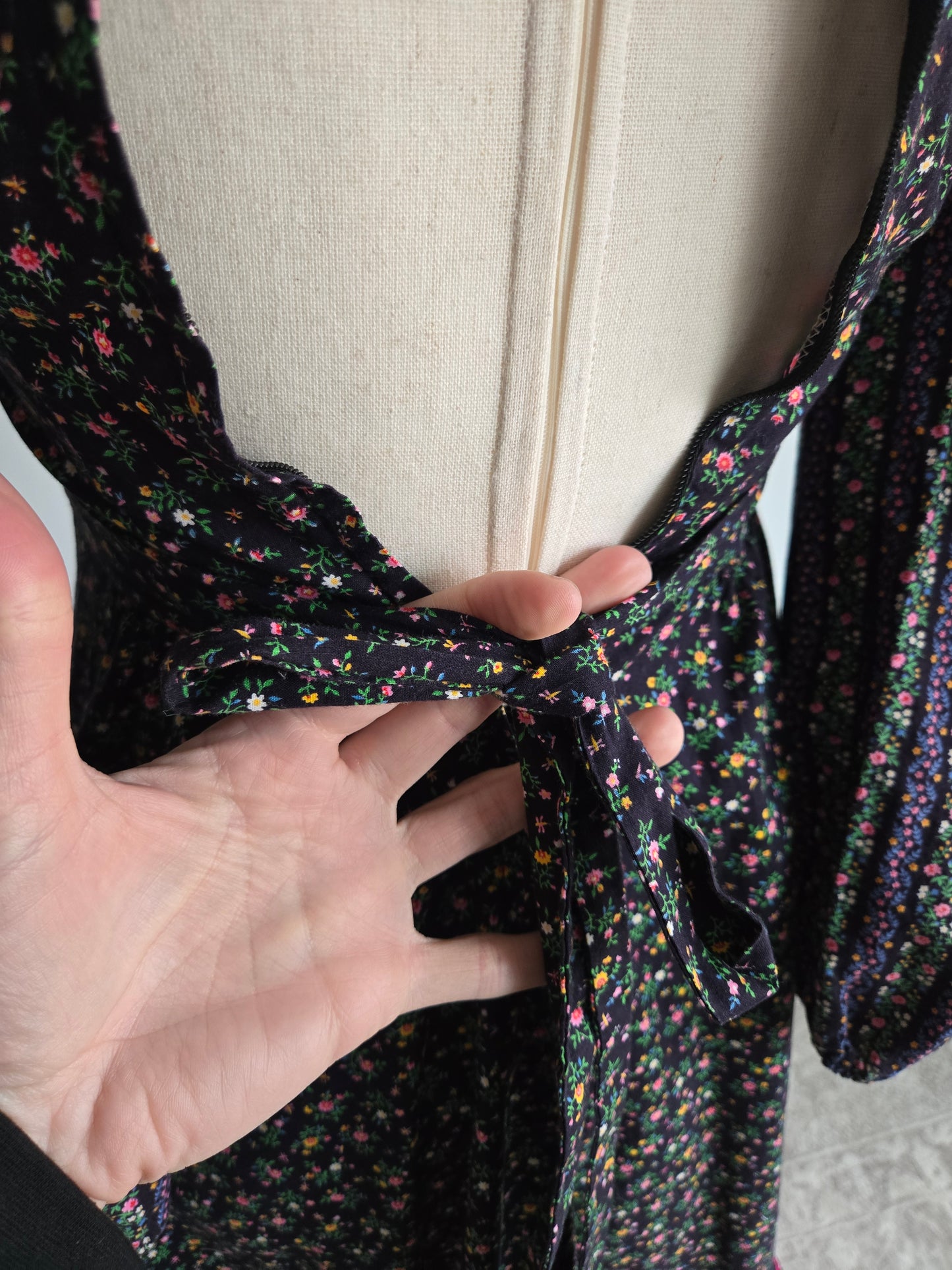 Petite Fashions Vintage 60s Velvet and Floral Prairie Dress - XS